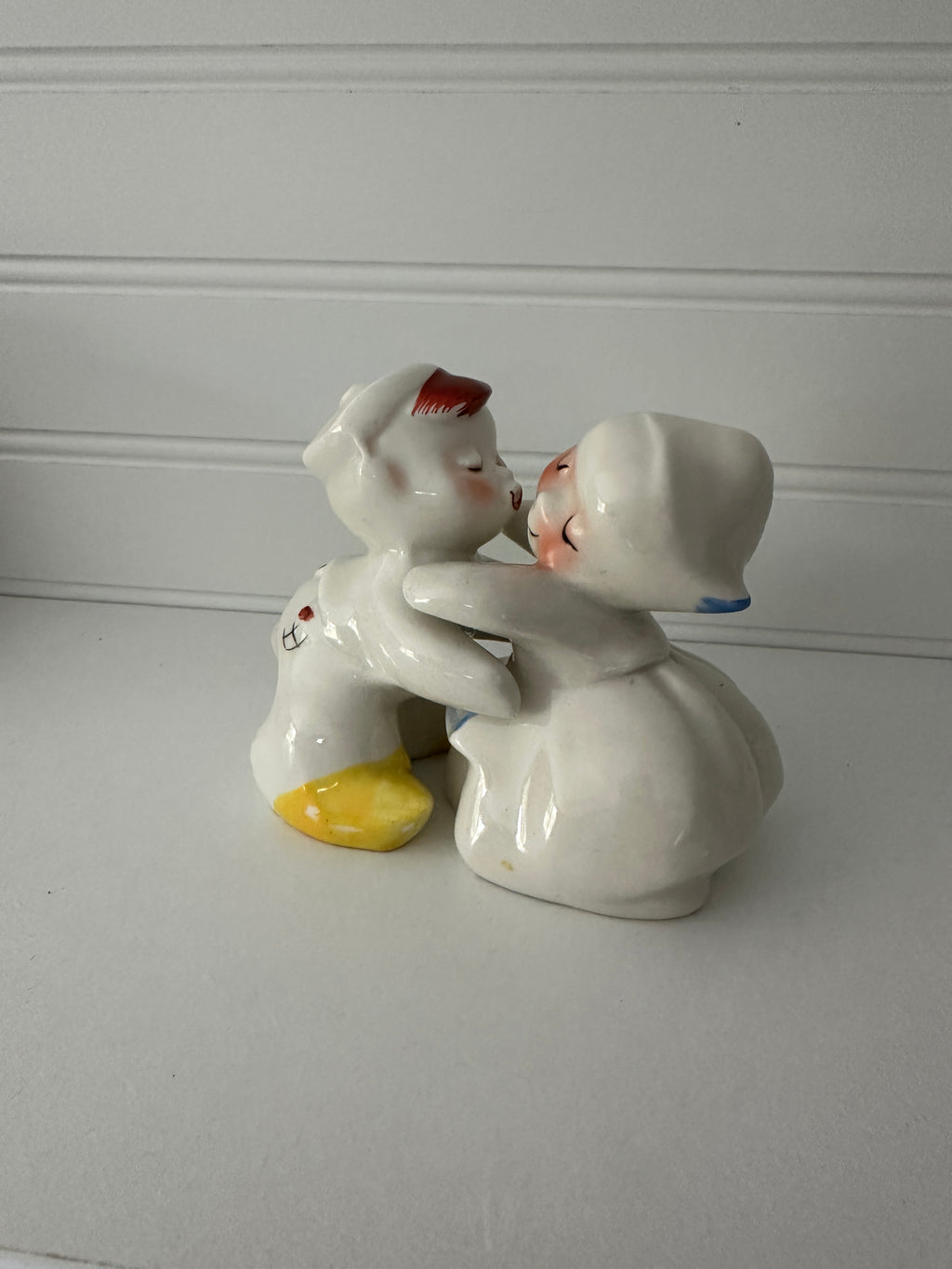 Vintage Van Tellingen Salt and Pepper Shakers Dutch Huggers Kitchen Collectibles