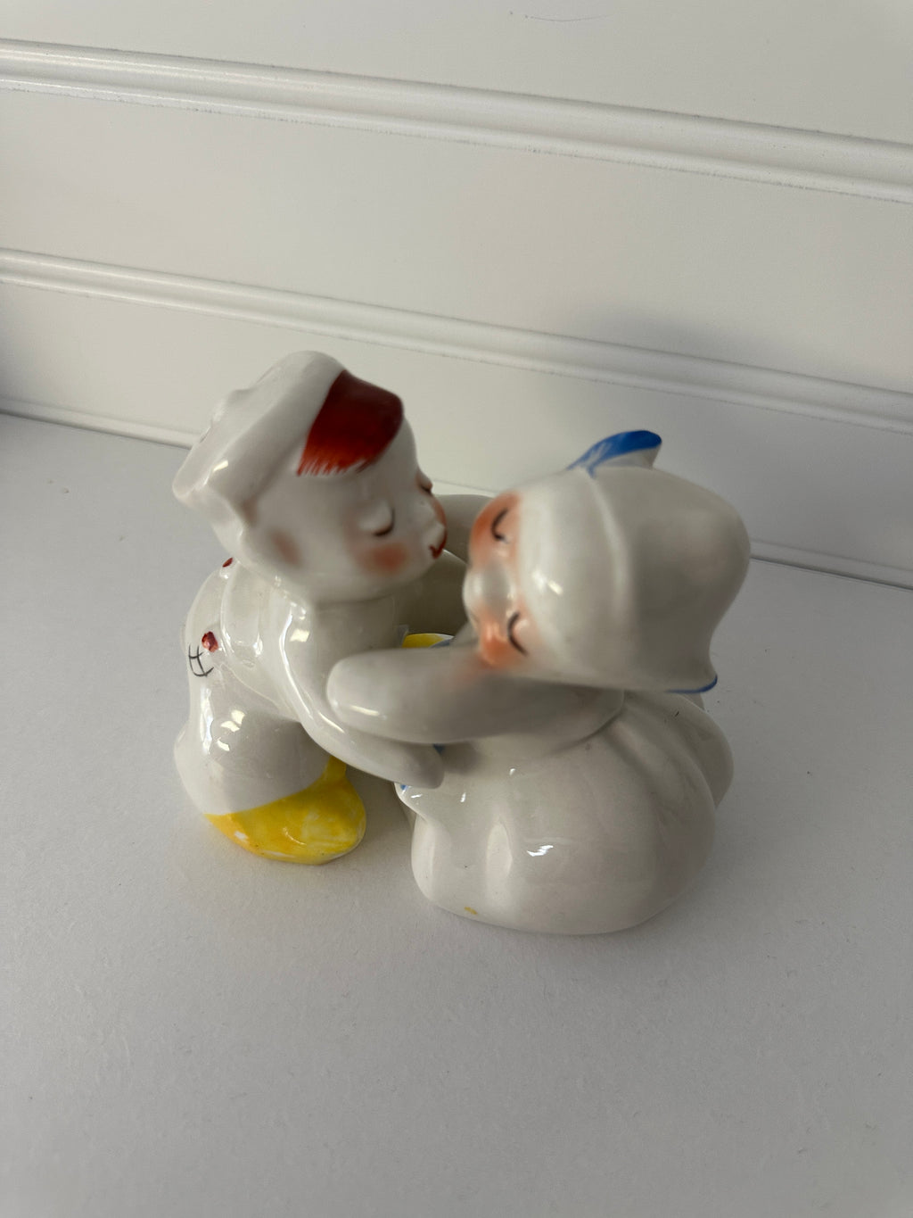 Vintage Van Tellingen Salt and Pepper Shakers Dutch Huggers Kitchen Collectibles