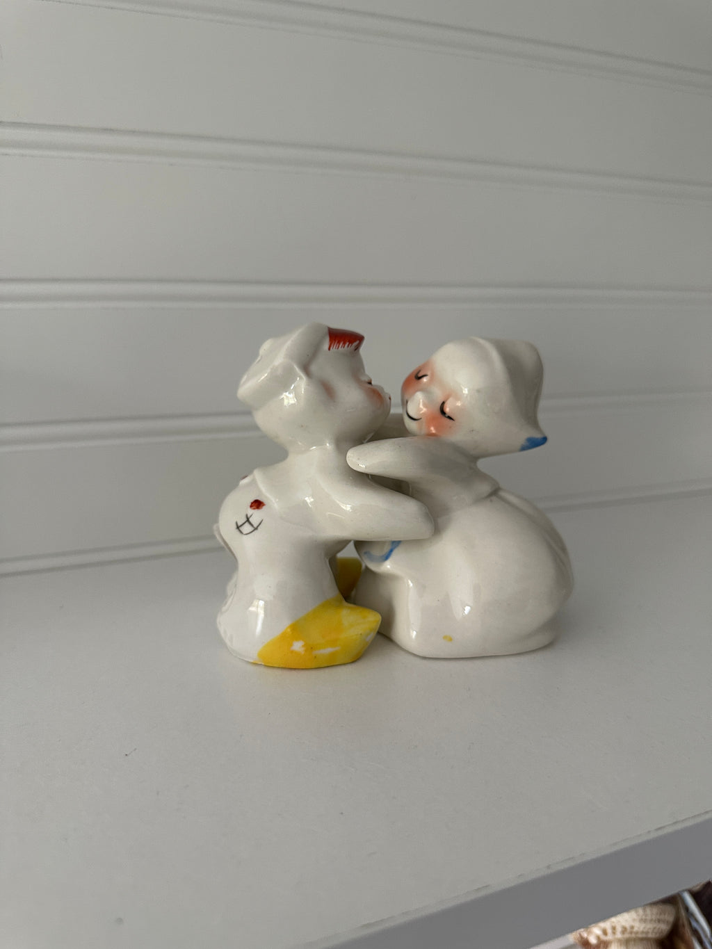 Vintage Van Tellingen Salt and Pepper Shakers Dutch Huggers Kitchen Collectibles