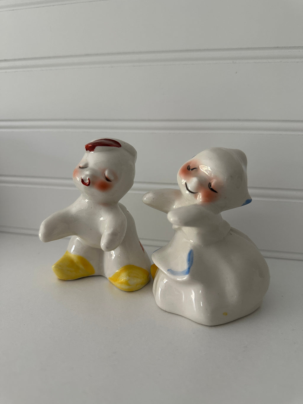 Vintage Van Tellingen Salt and Pepper Shakers Dutch Huggers Kitchen Collectibles