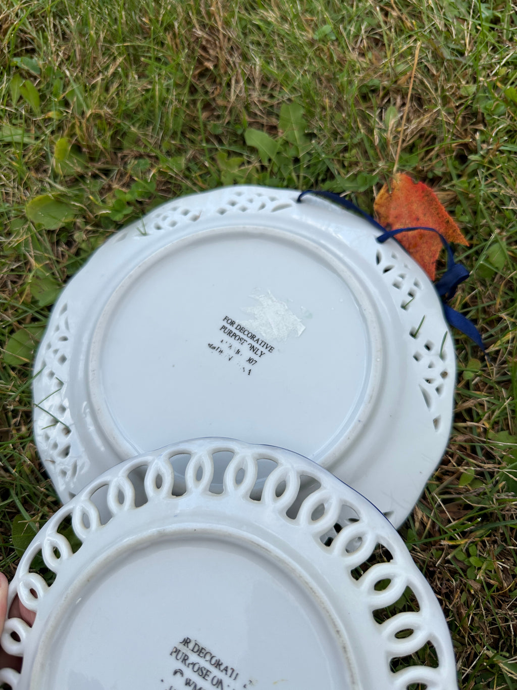 Pierced-Blue & White Decorative Plates Floral - Set