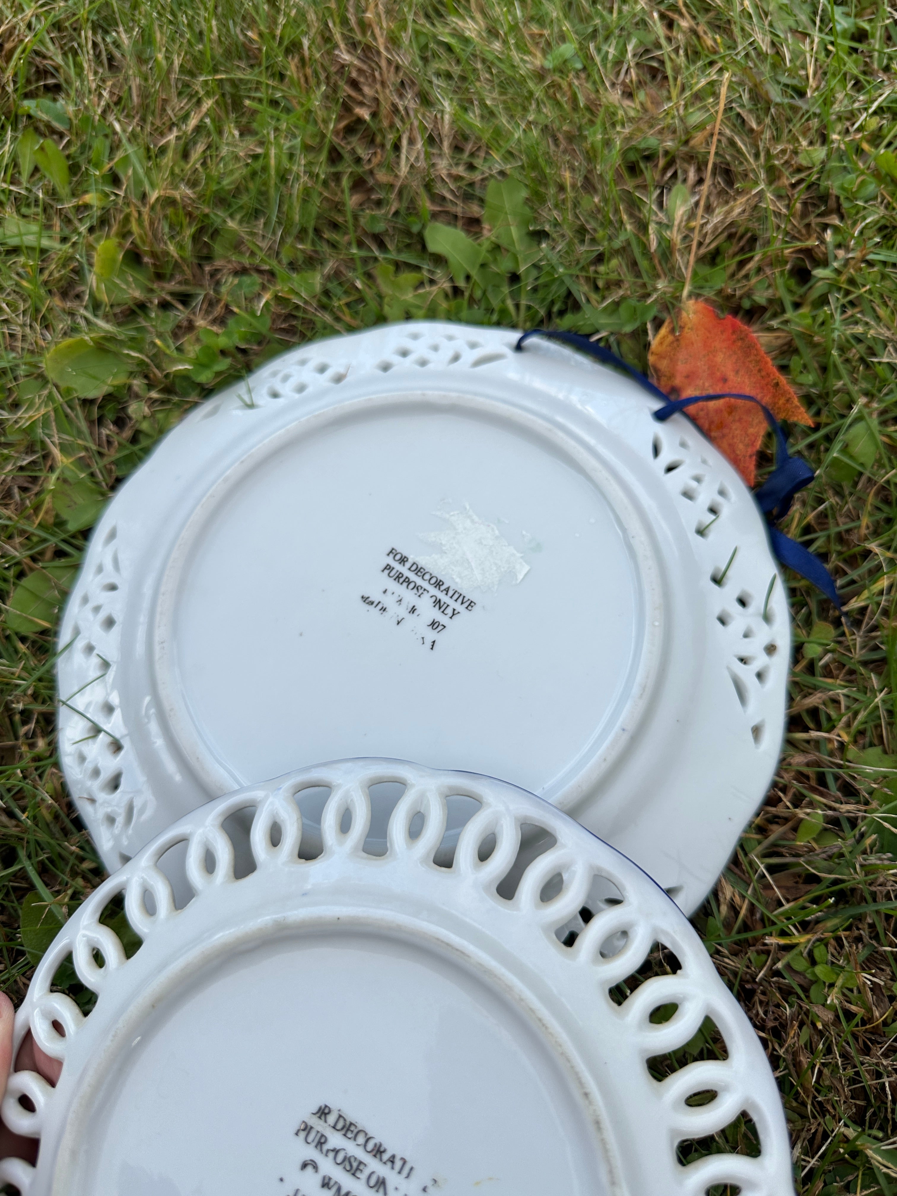 Pierced-Blue & White Decorative Plates Floral - Set