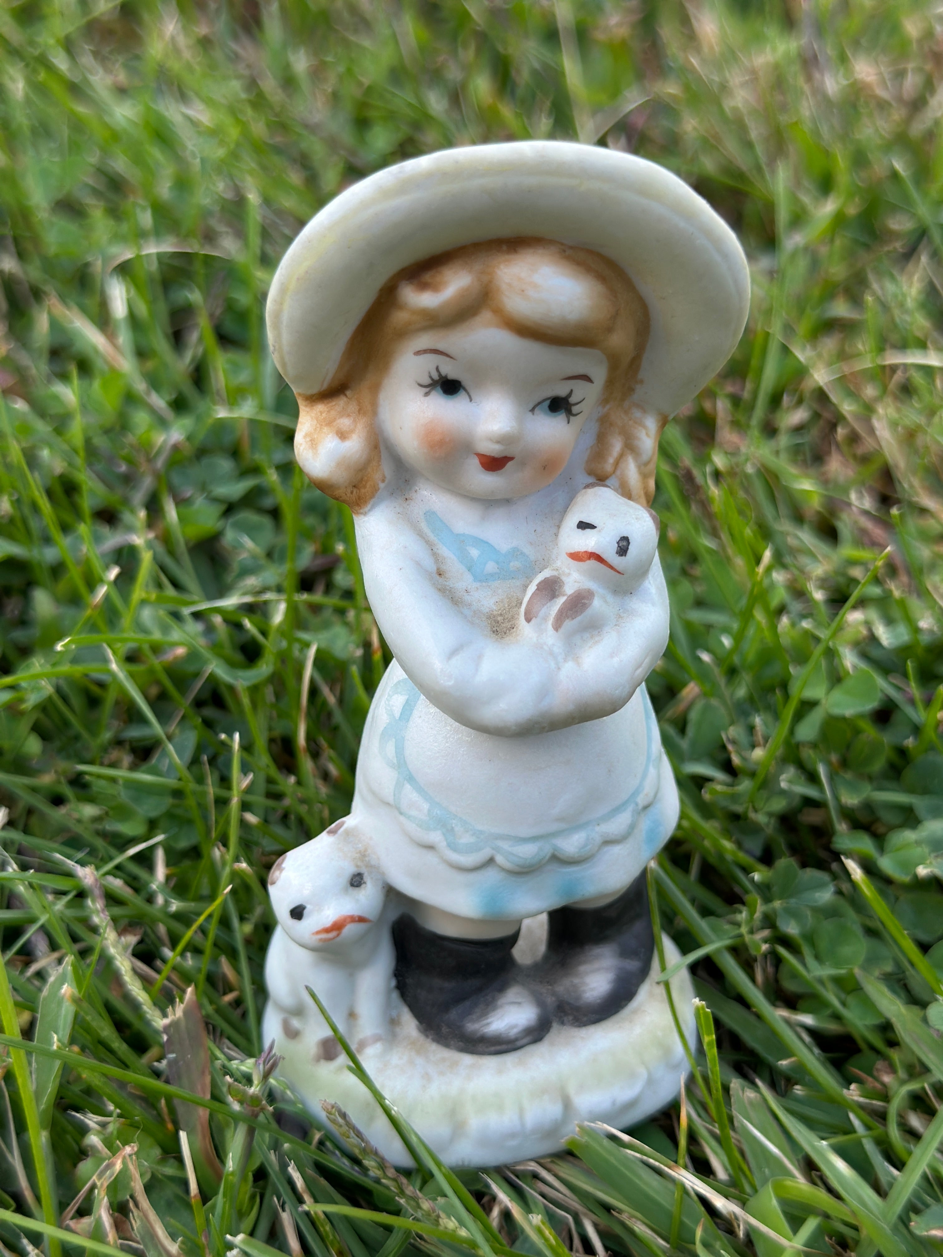 Silly Vintage Girl & cats figurine
