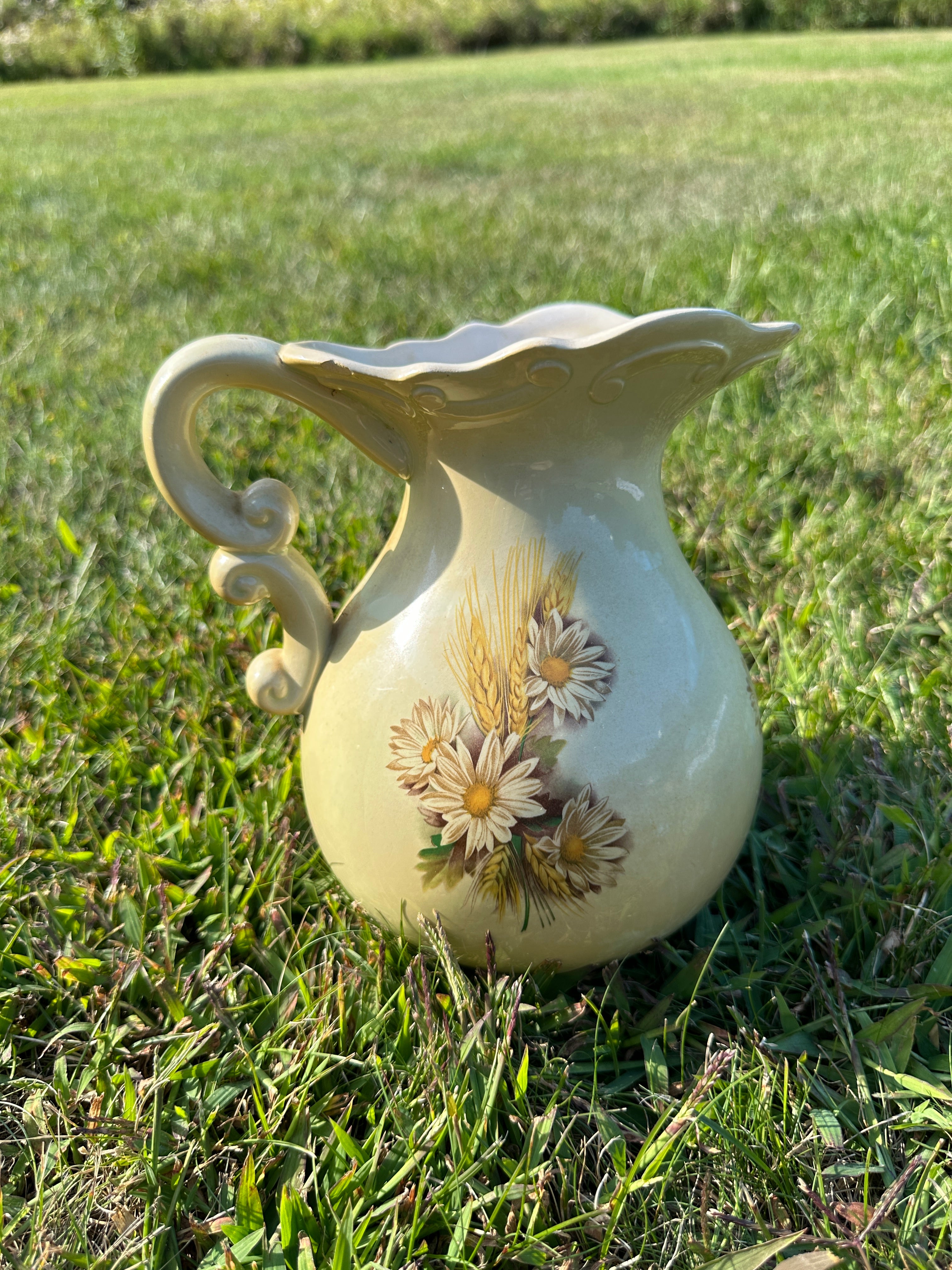 Vintage Wheat & Daisy Vase