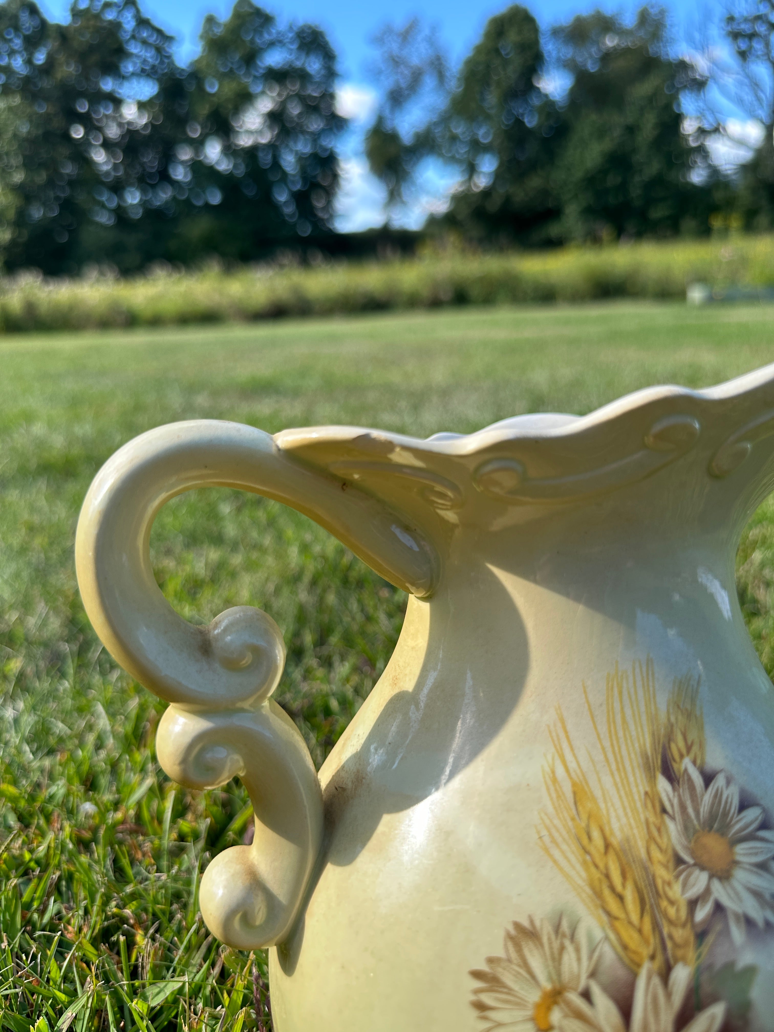 Vintage Wheat & Daisy Vase