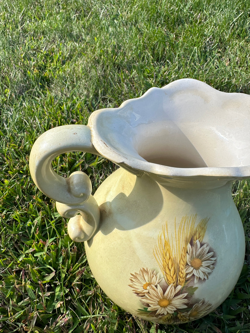 Vintage Wheat & Daisy Vase