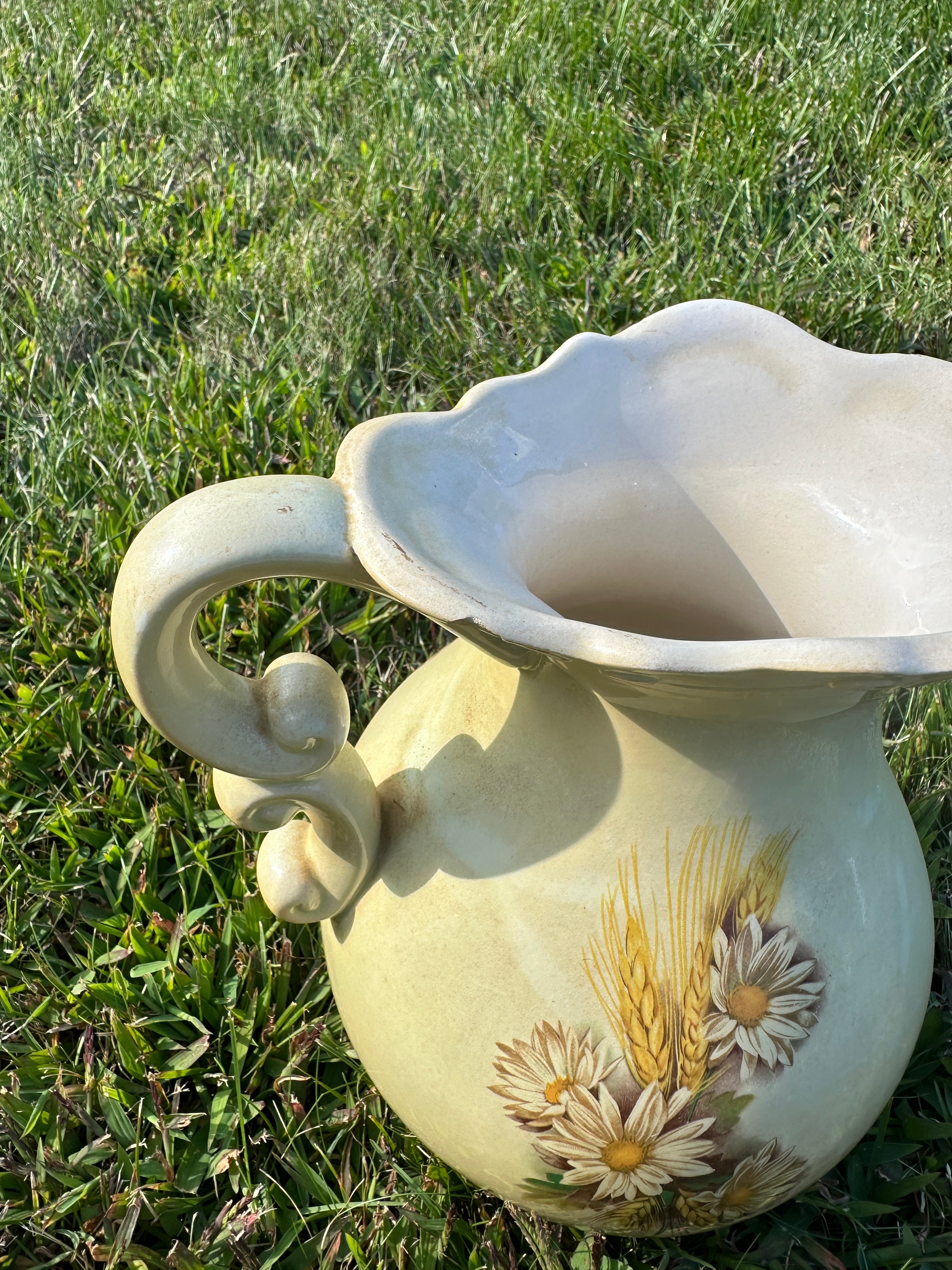 Vintage Wheat & Daisy Vase