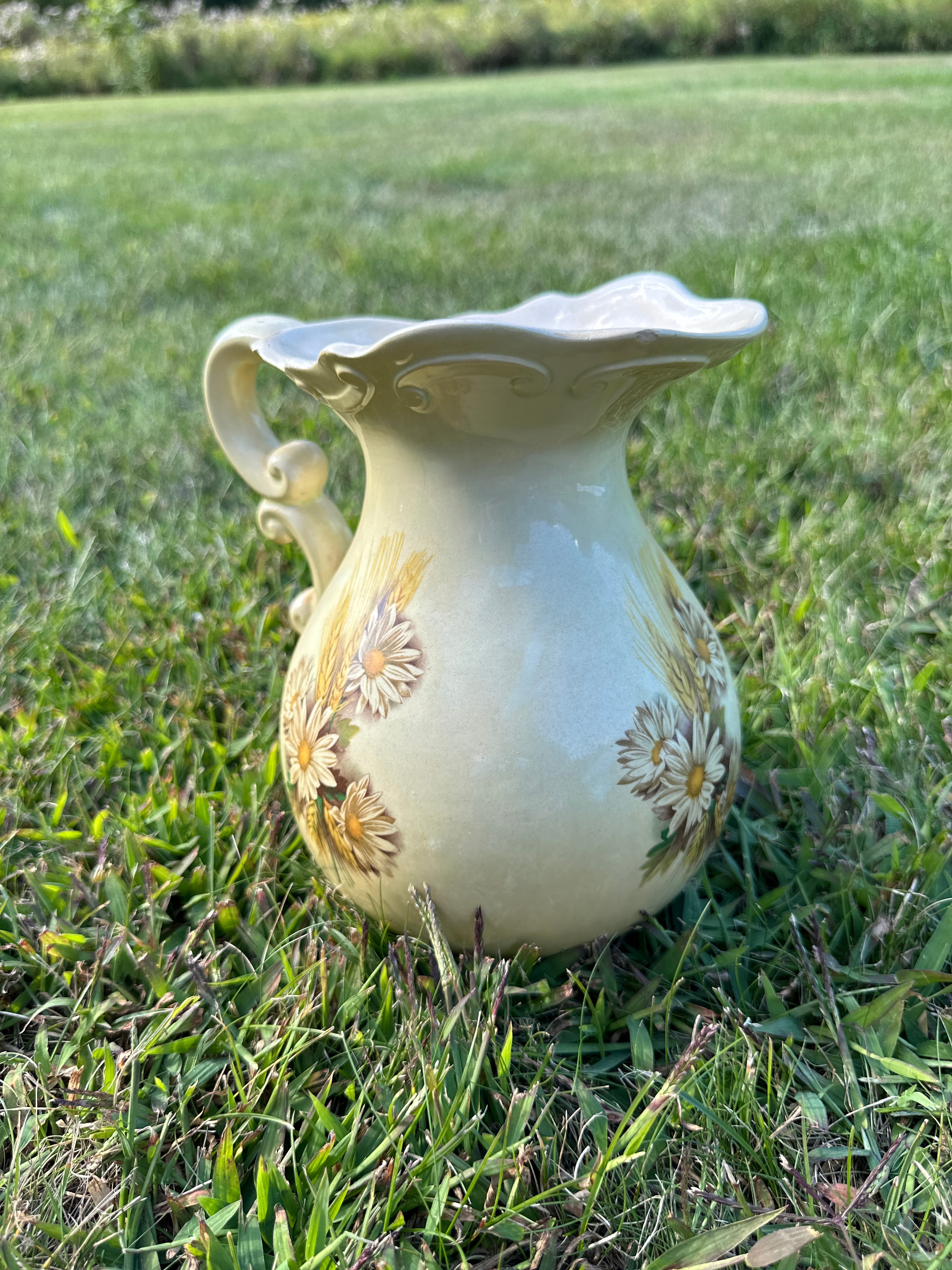 Vintage Wheat & Daisy Vase