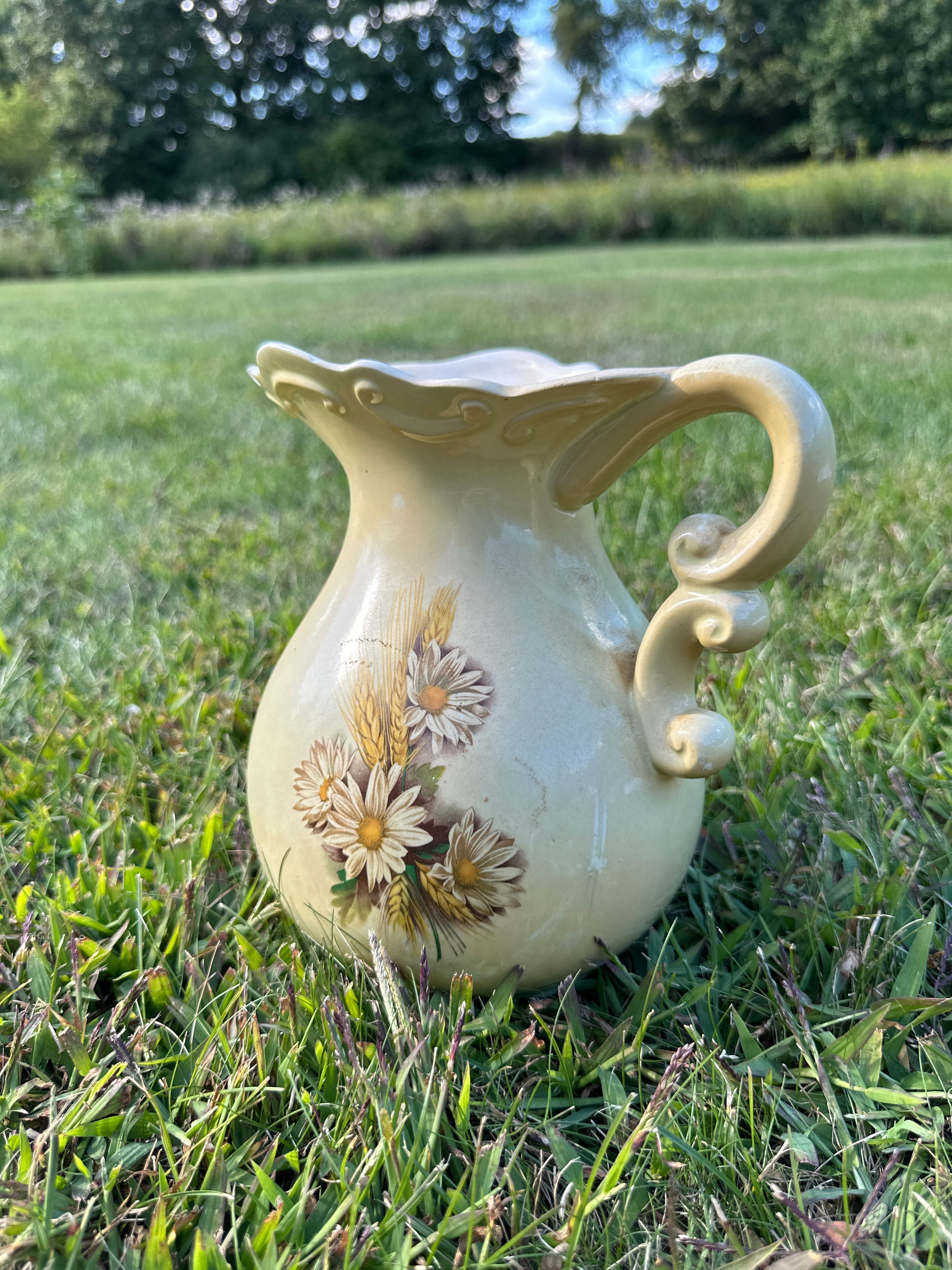 Vintage Wheat & Daisy Vase