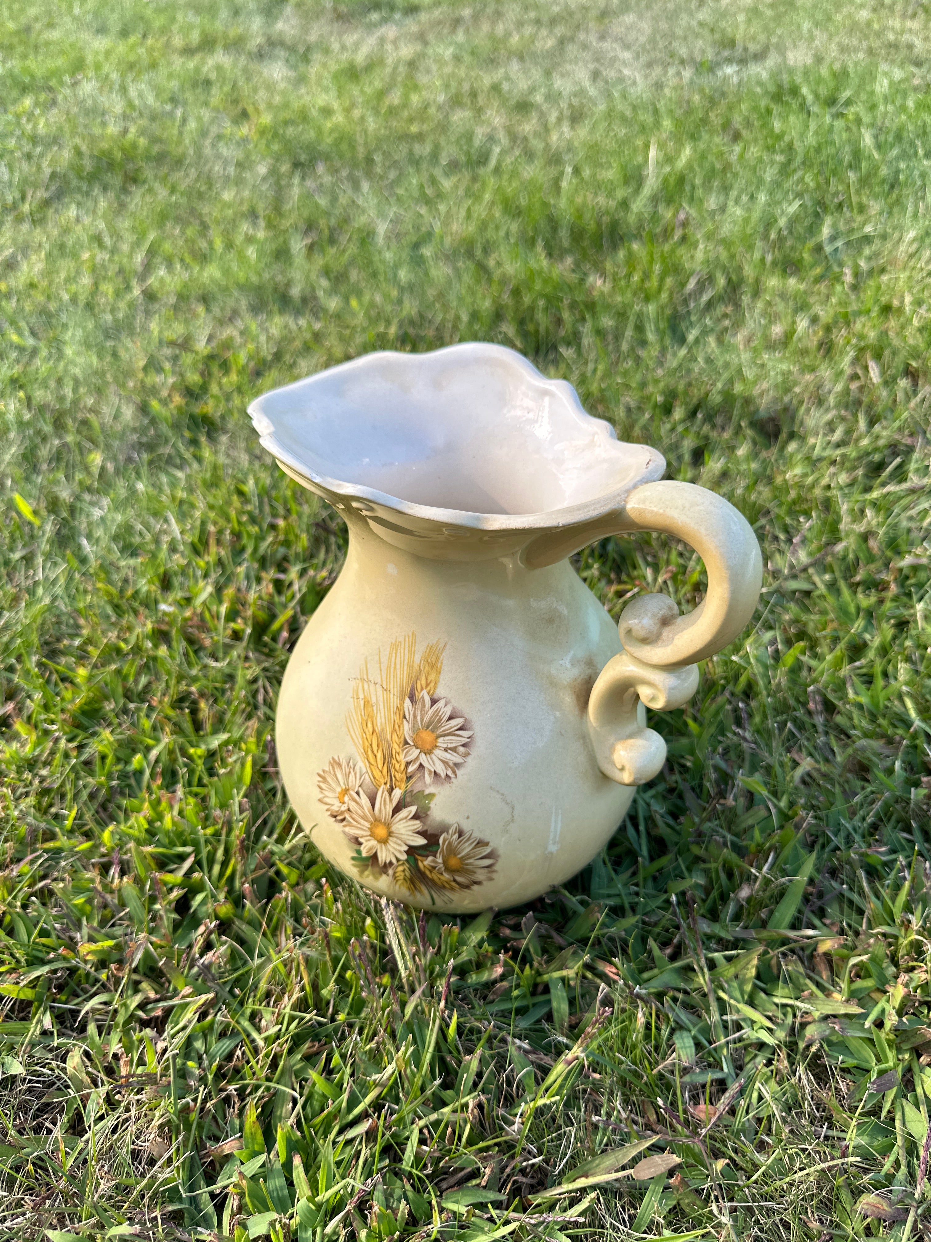 Vintage Wheat & Daisy Vase