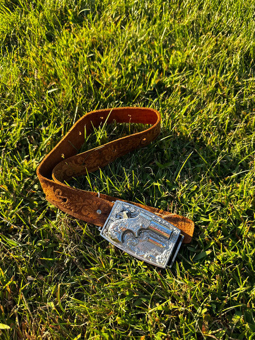 1950s Remington Wild West Gun Belt Buckle with Tooled Leather Belt – Pistol cap gun