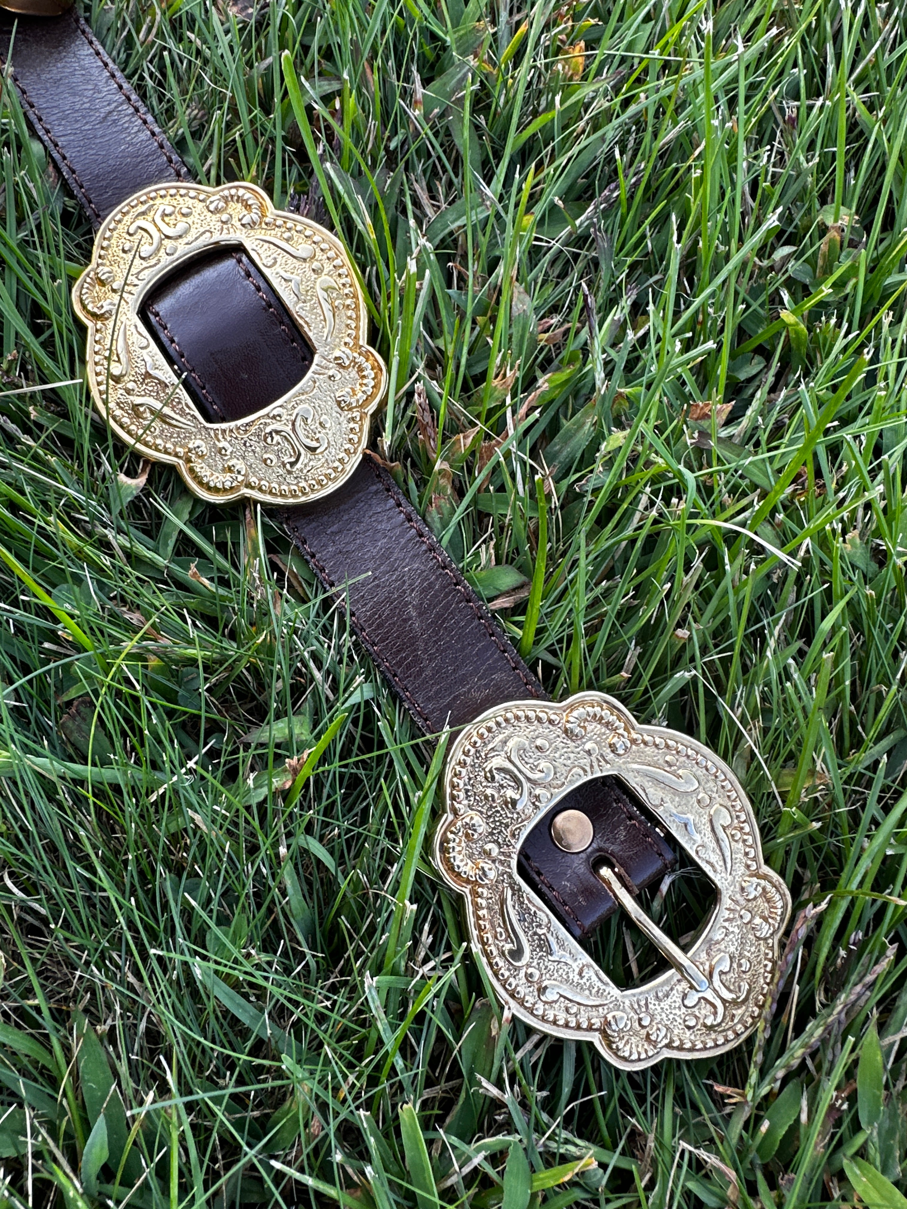 Vintage Western Concho Belt – Brown Leather with Gold-Tone Engraved Conchos