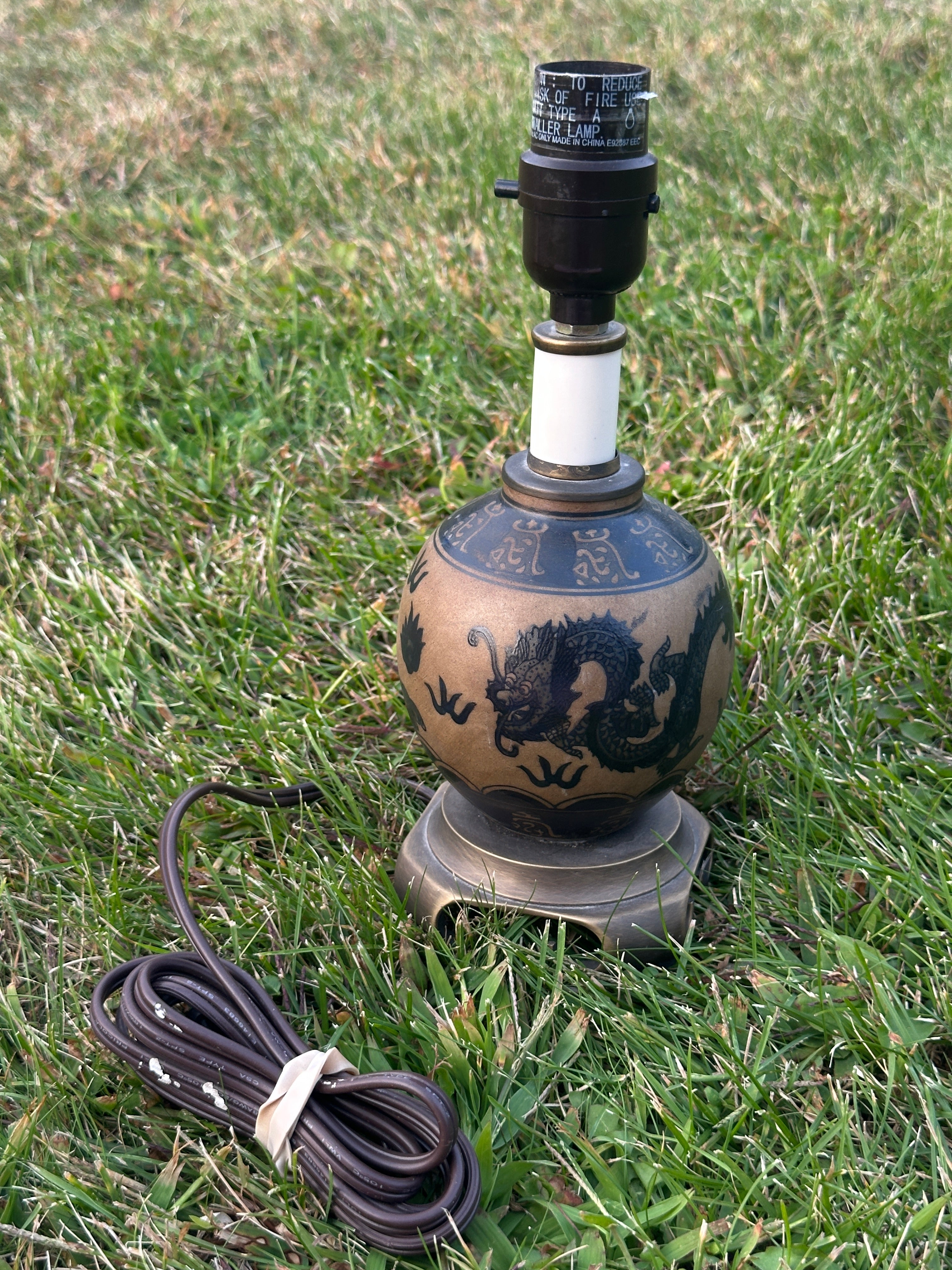 Vintage Chinese Dragon Lamp Famille Noir, Dragonware, Chinese Dragon Jar Lamp, Round Ceramic Lamp, Ceramic Jar Lamp Brass Base