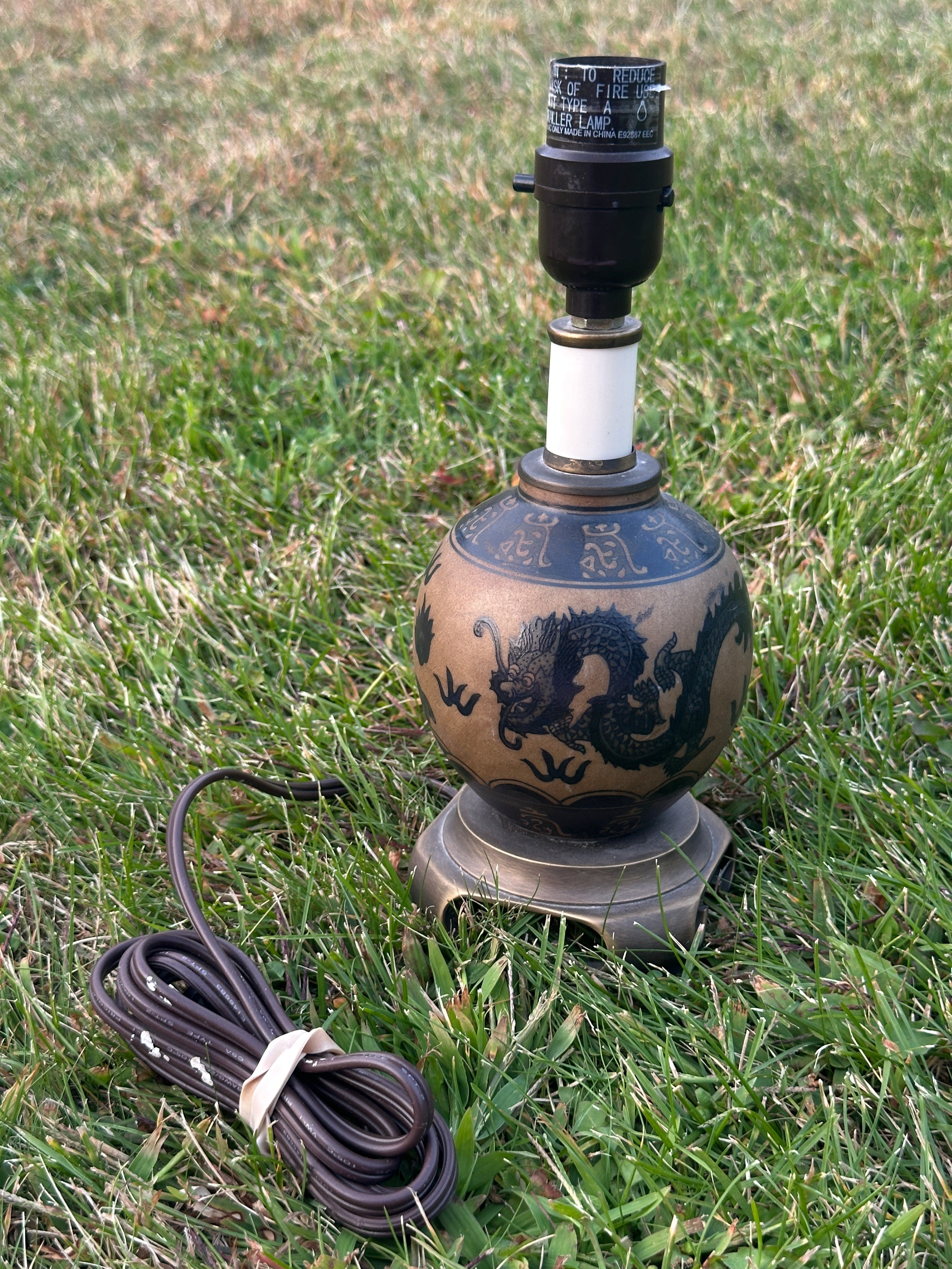 Vintage Chinese Dragon Lamp Famille Noir, Dragonware, Chinese Dragon Jar Lamp, Round Ceramic Lamp, Ceramic Jar Lamp Brass Base