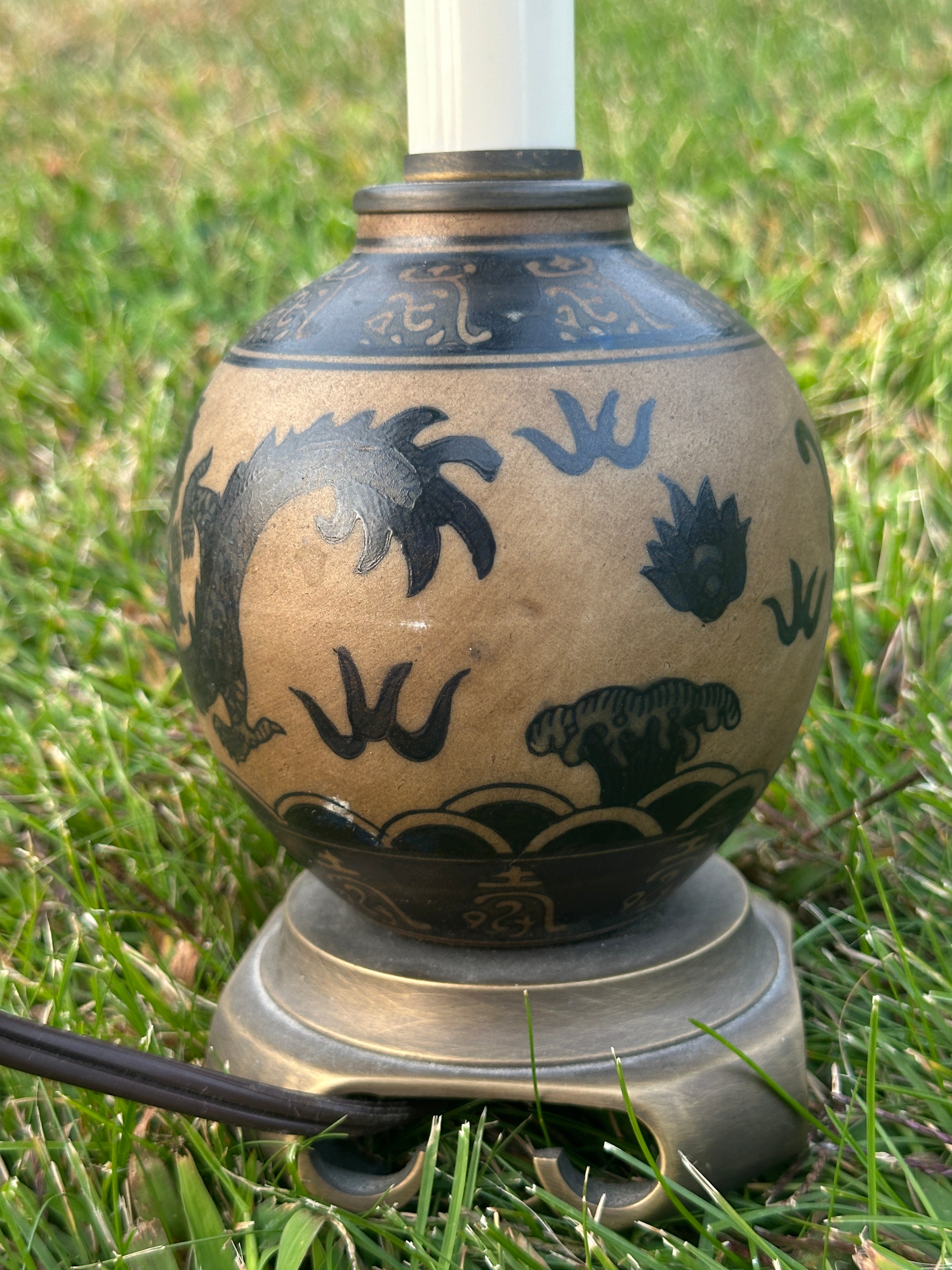 Vintage Chinese Dragon Lamp Famille Noir, Dragonware, Chinese Dragon Jar Lamp, Round Ceramic Lamp, Ceramic Jar Lamp Brass Base