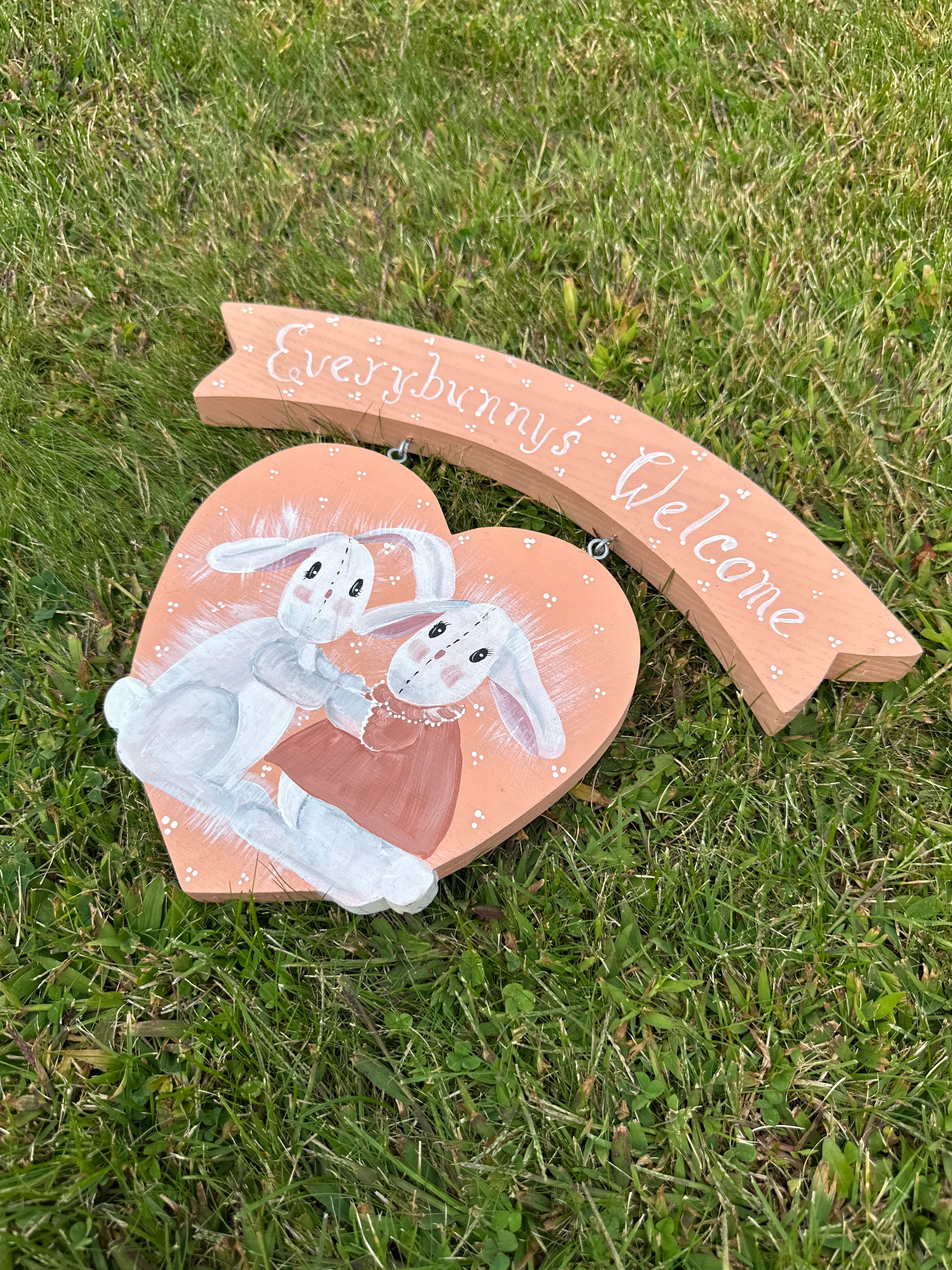 Hand-Painted “Everybunny’s Welcome” Wooden Bunny Heart Sign — Cottagecore / Easter Decor