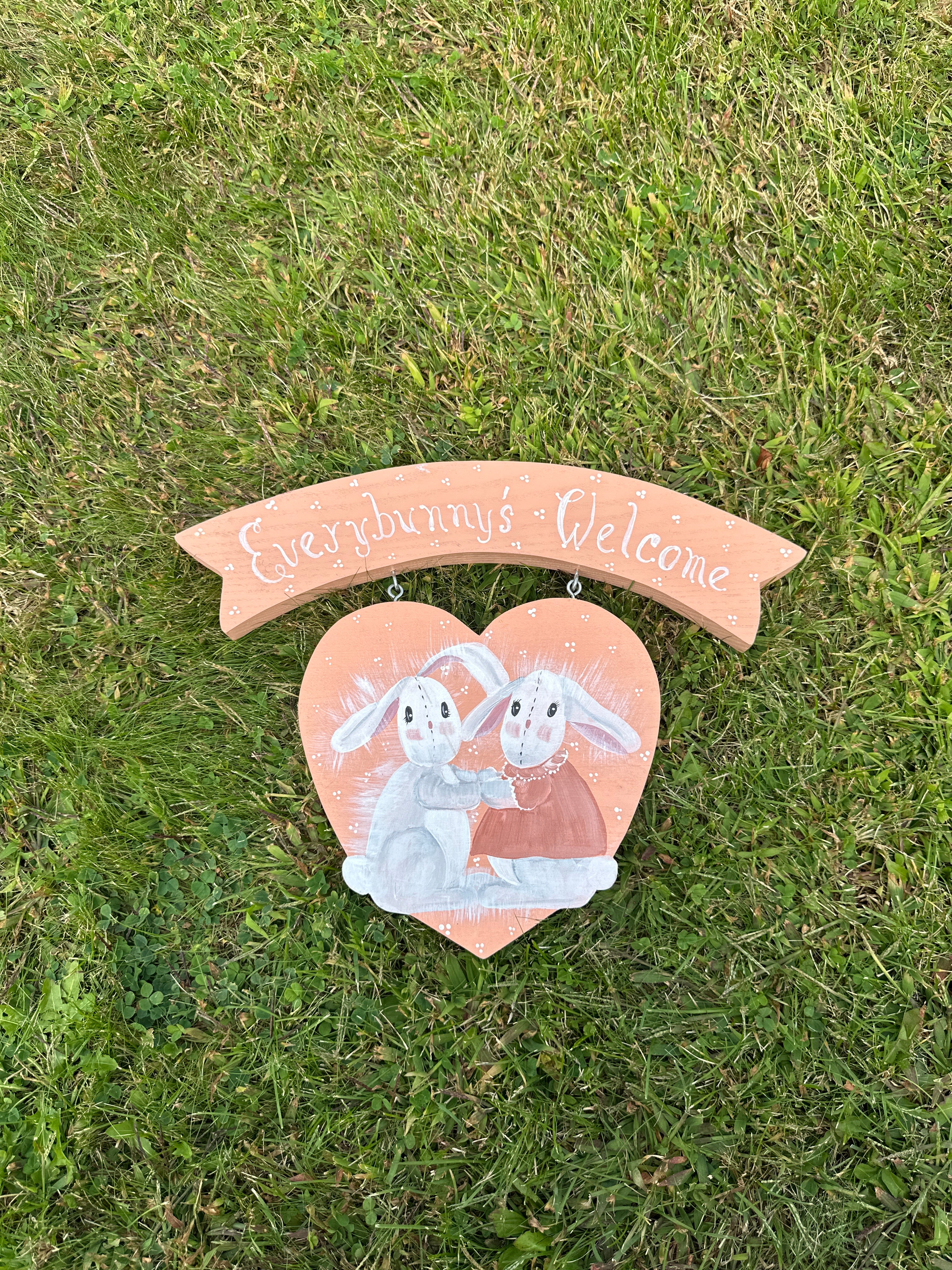 Hand-Painted “Everybunny’s Welcome” Wooden Bunny Heart Sign — Cottagecore / Easter Decor