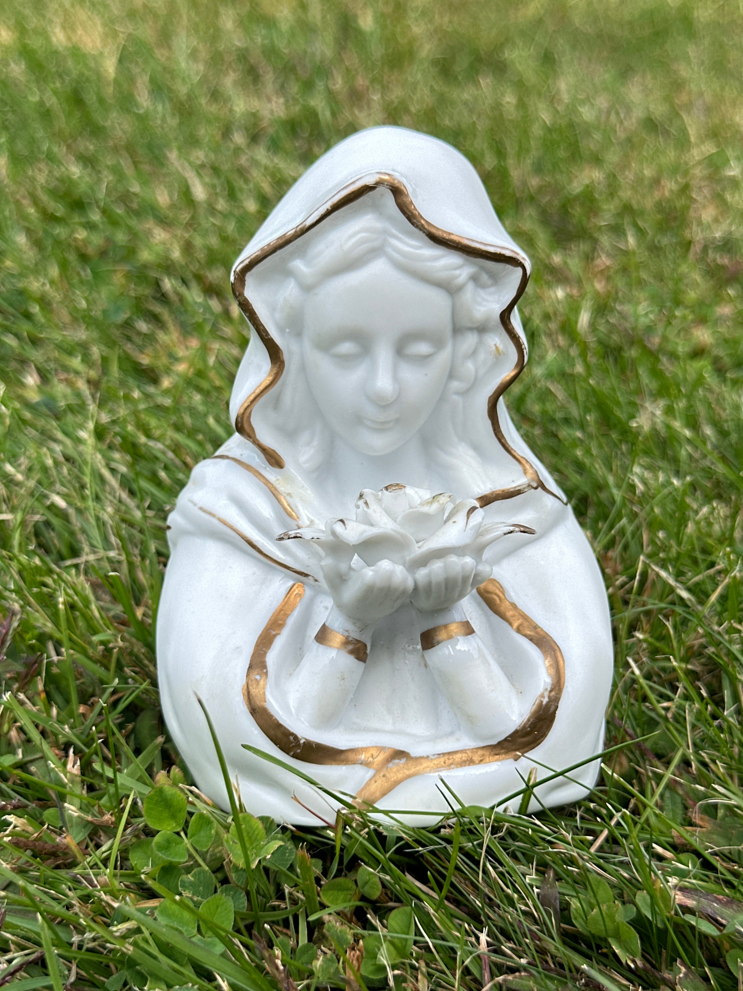 Ceramic Figurine Madame Mary Holding Jesus, White Pietà Classic Religious Sculpture