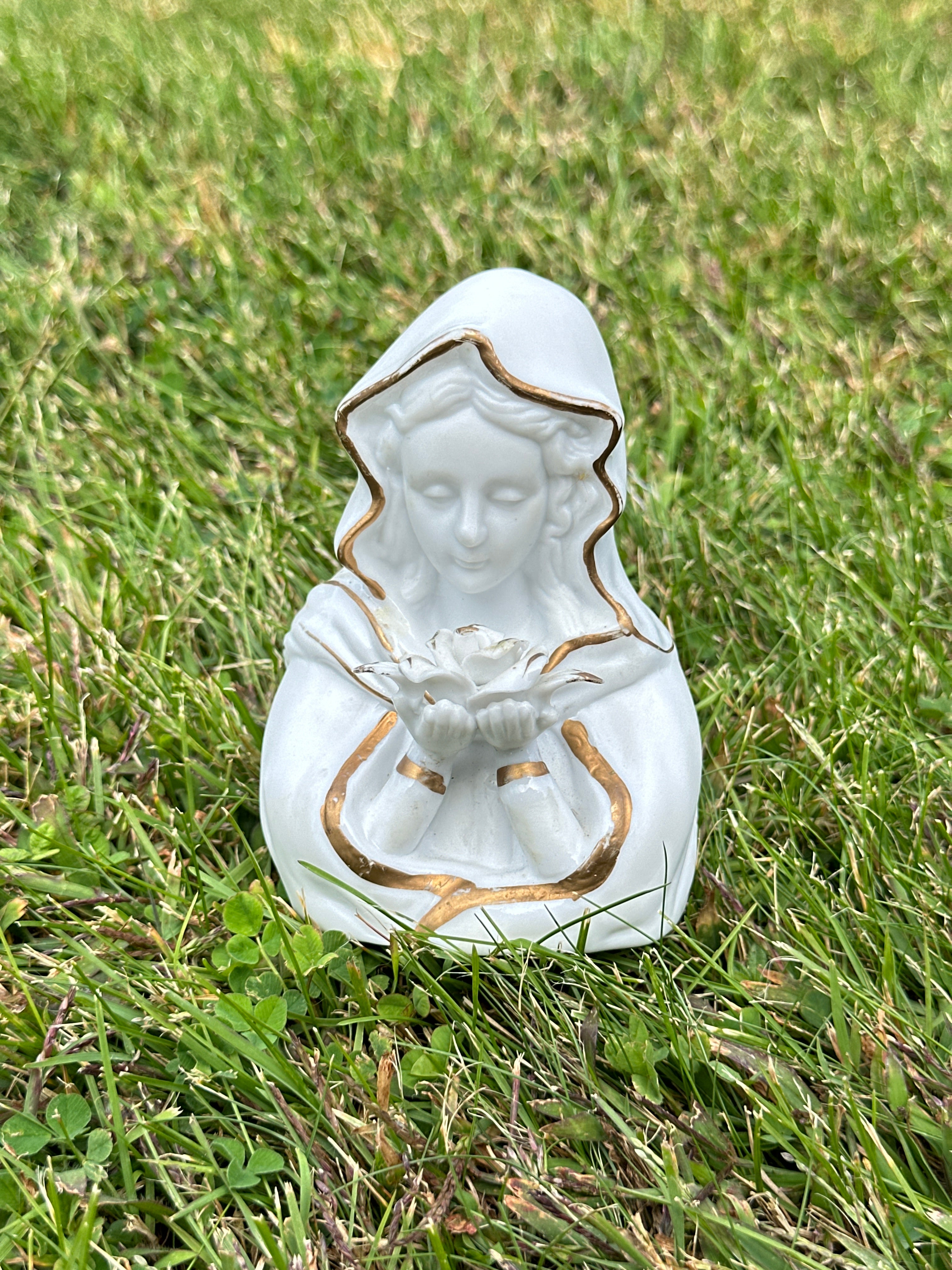 Ceramic Figurine Madame Mary Holding Jesus, White Pietà Classic Religious Sculpture