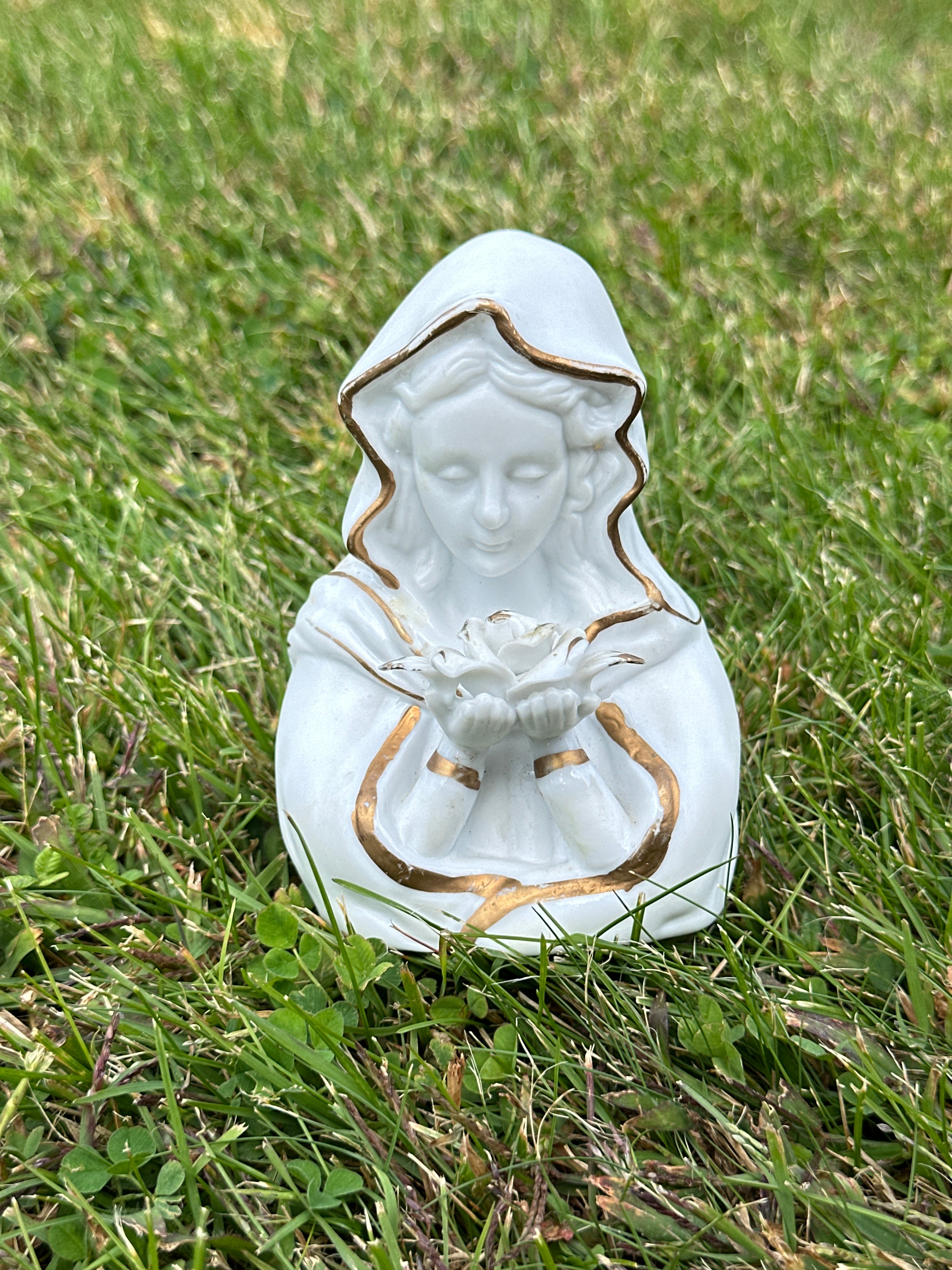 Ceramic Figurine Madame Mary Holding Jesus, White Pietà Classic Religious Sculpture