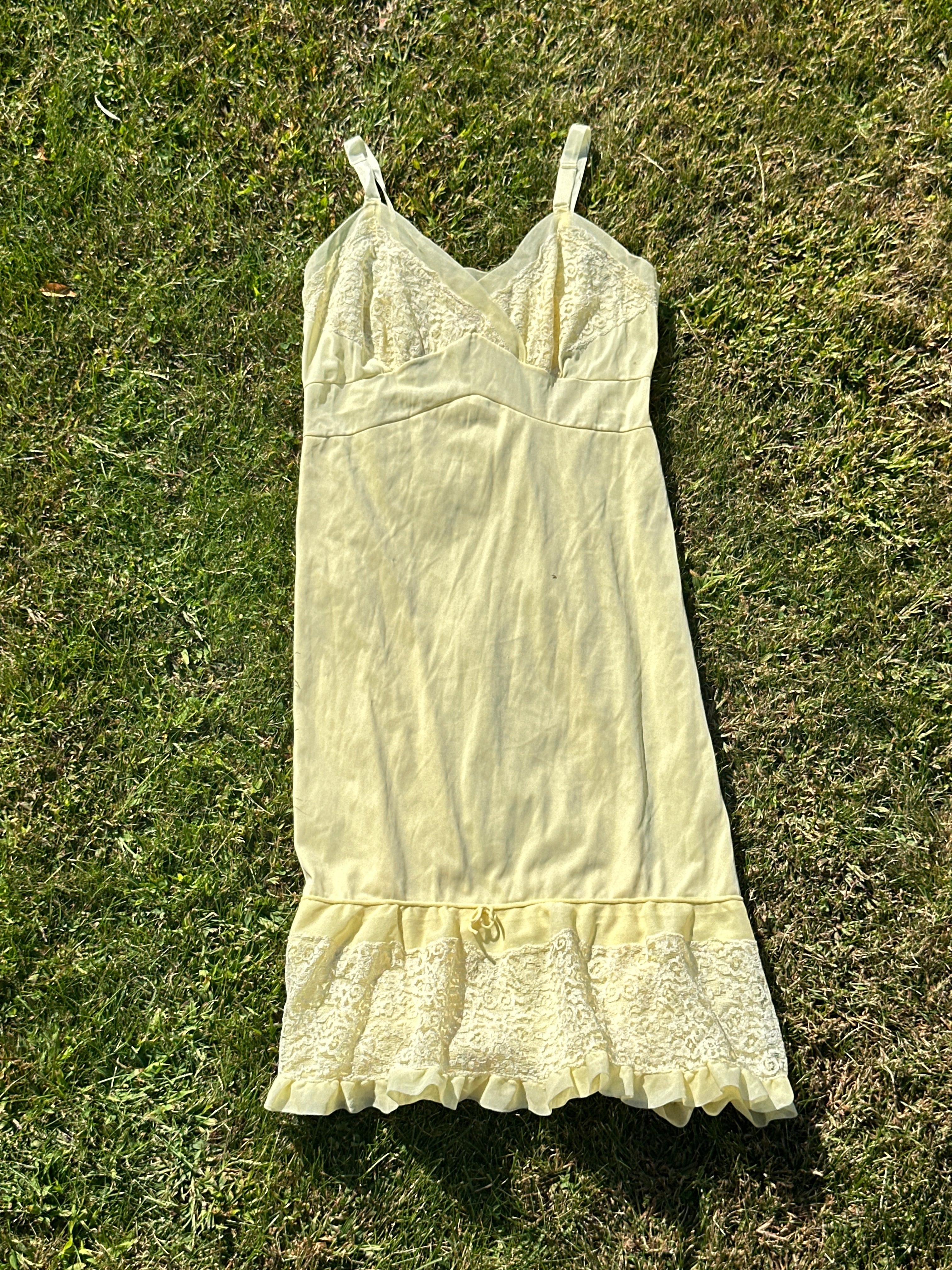 Vintage Yellow Lace Trim Slip Dress – Adjustable Straps Lingerie
