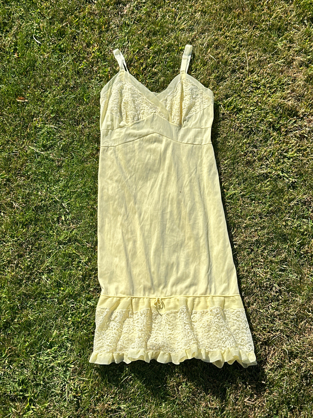 Vintage Yellow Lace Trim Slip Dress – Adjustable Straps Lingerie