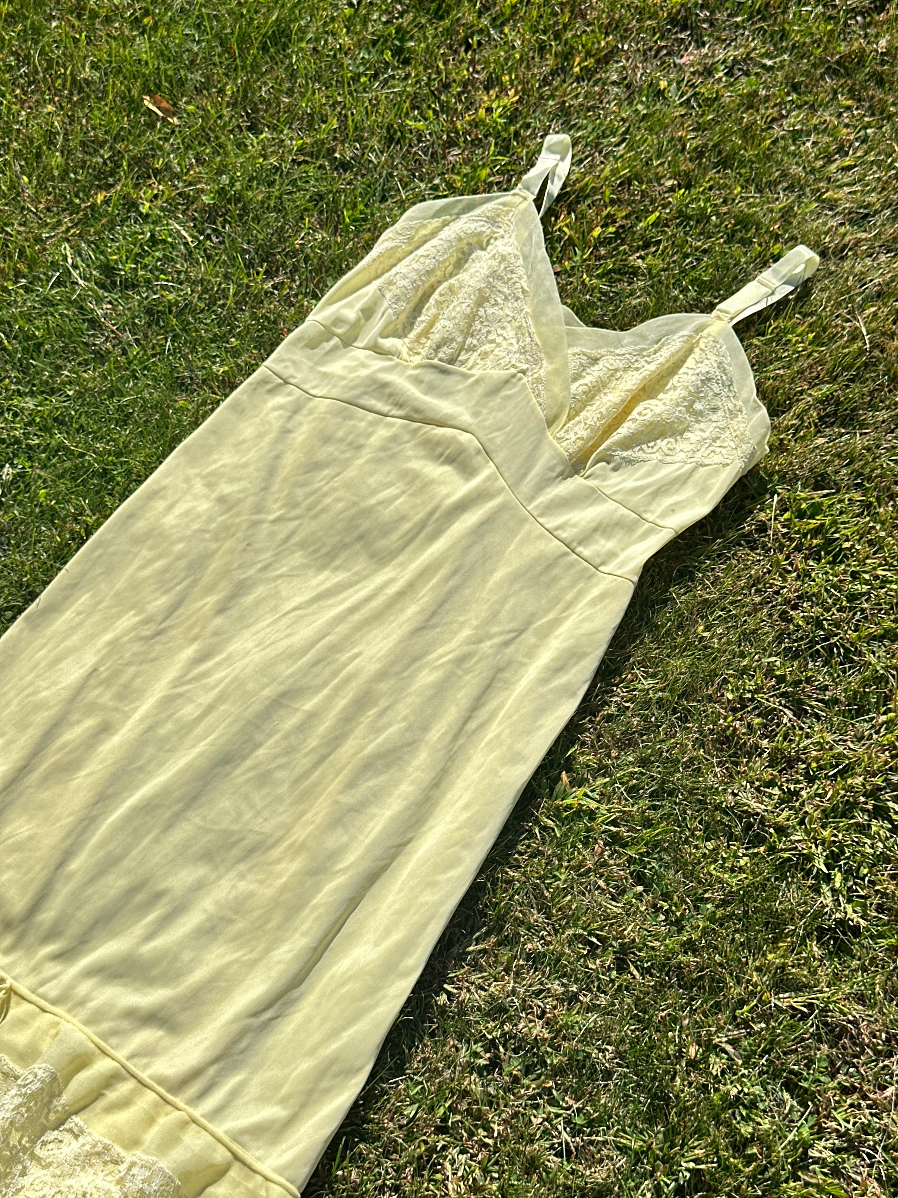 Vintage Yellow Lace Trim Slip Dress – Adjustable Straps Lingerie
