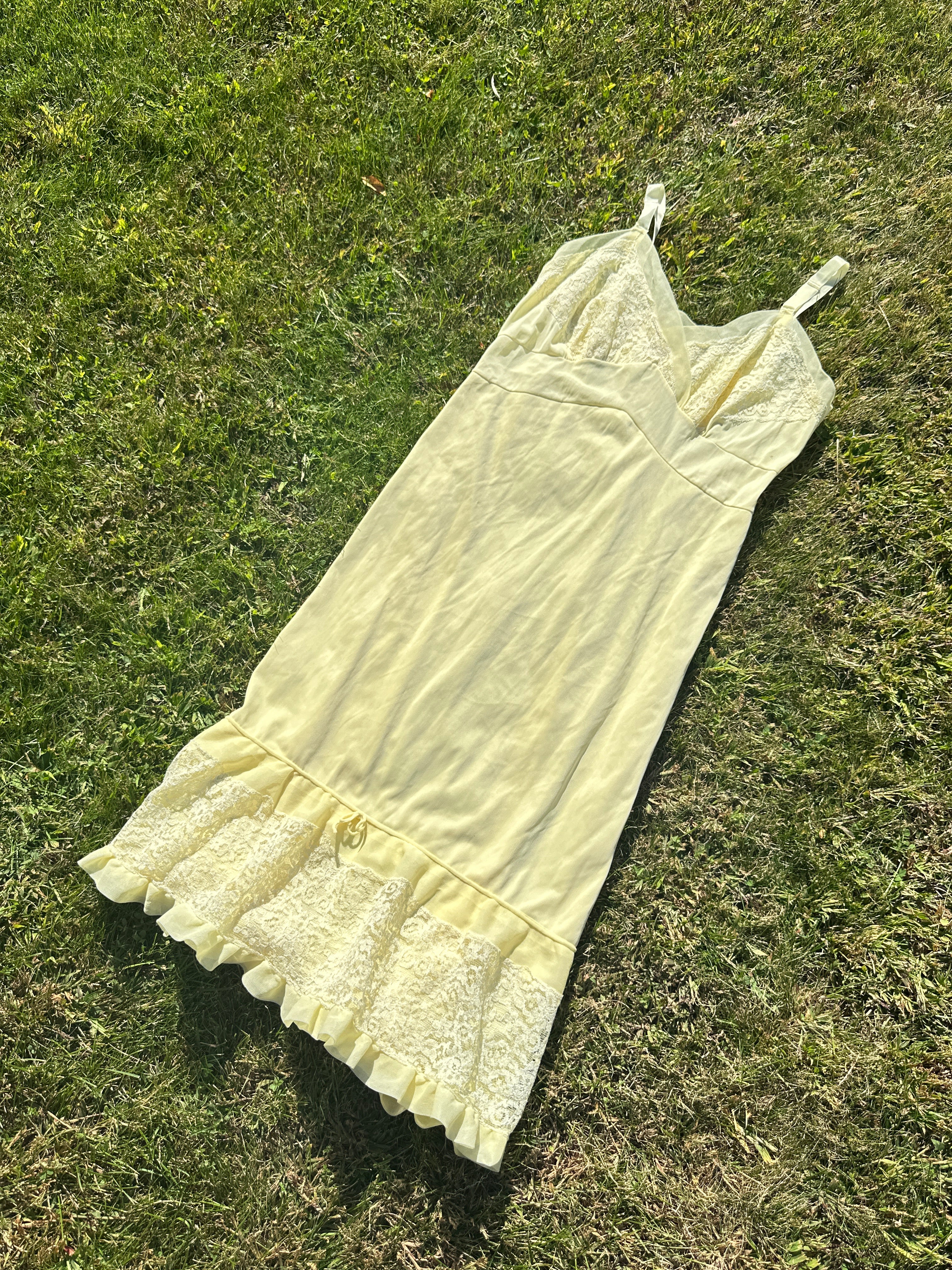 Vintage Yellow Lace Trim Slip Dress – Adjustable Straps Lingerie