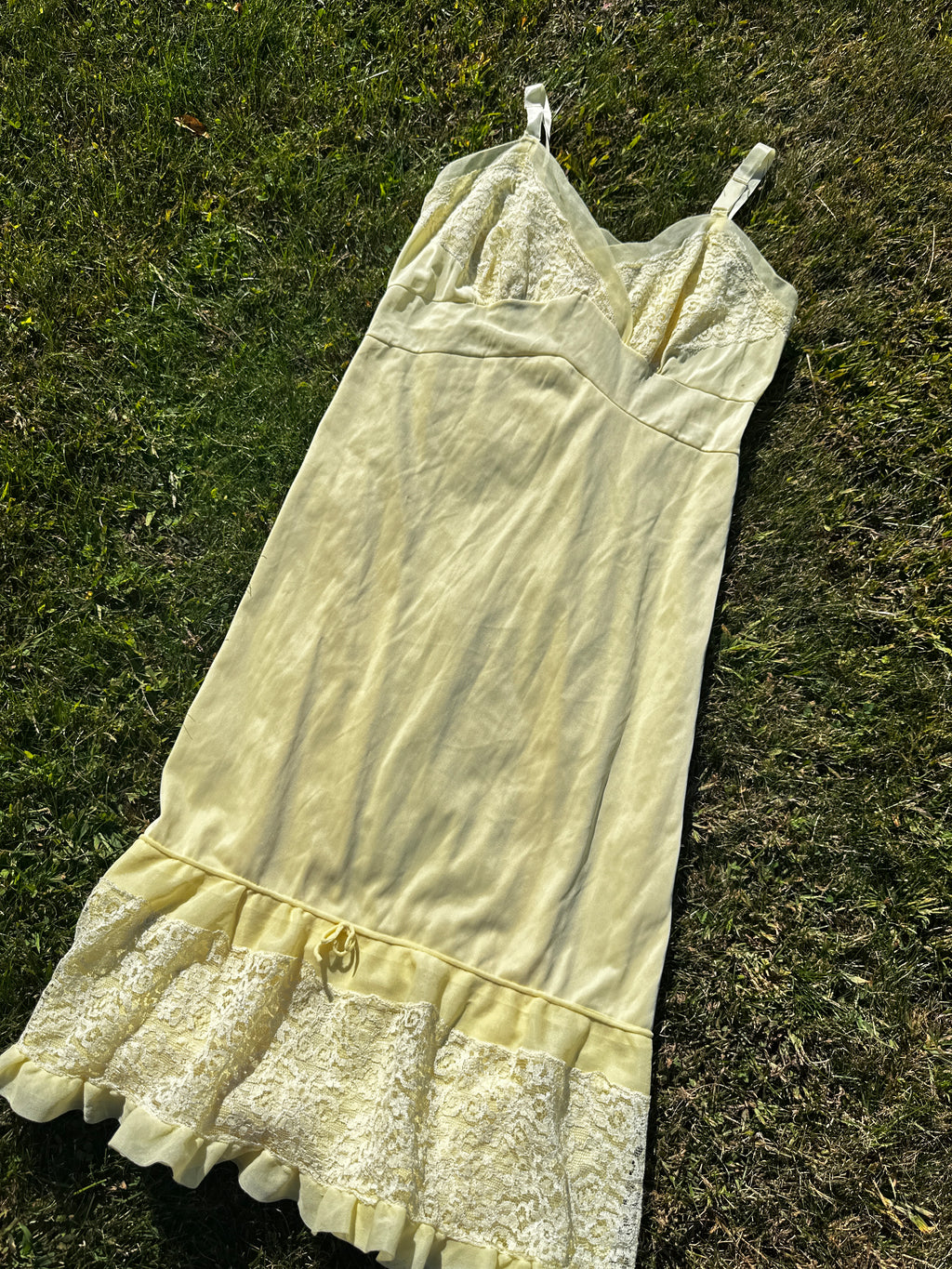 Vintage Yellow Lace Trim Slip Dress – Adjustable Straps Lingerie
