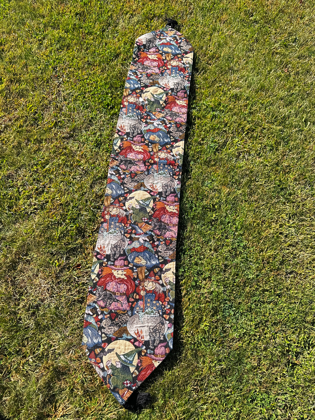 Vintage Tapestry Halloween Table Runner – Witches, Pumpkins, and Spooky Scene Print