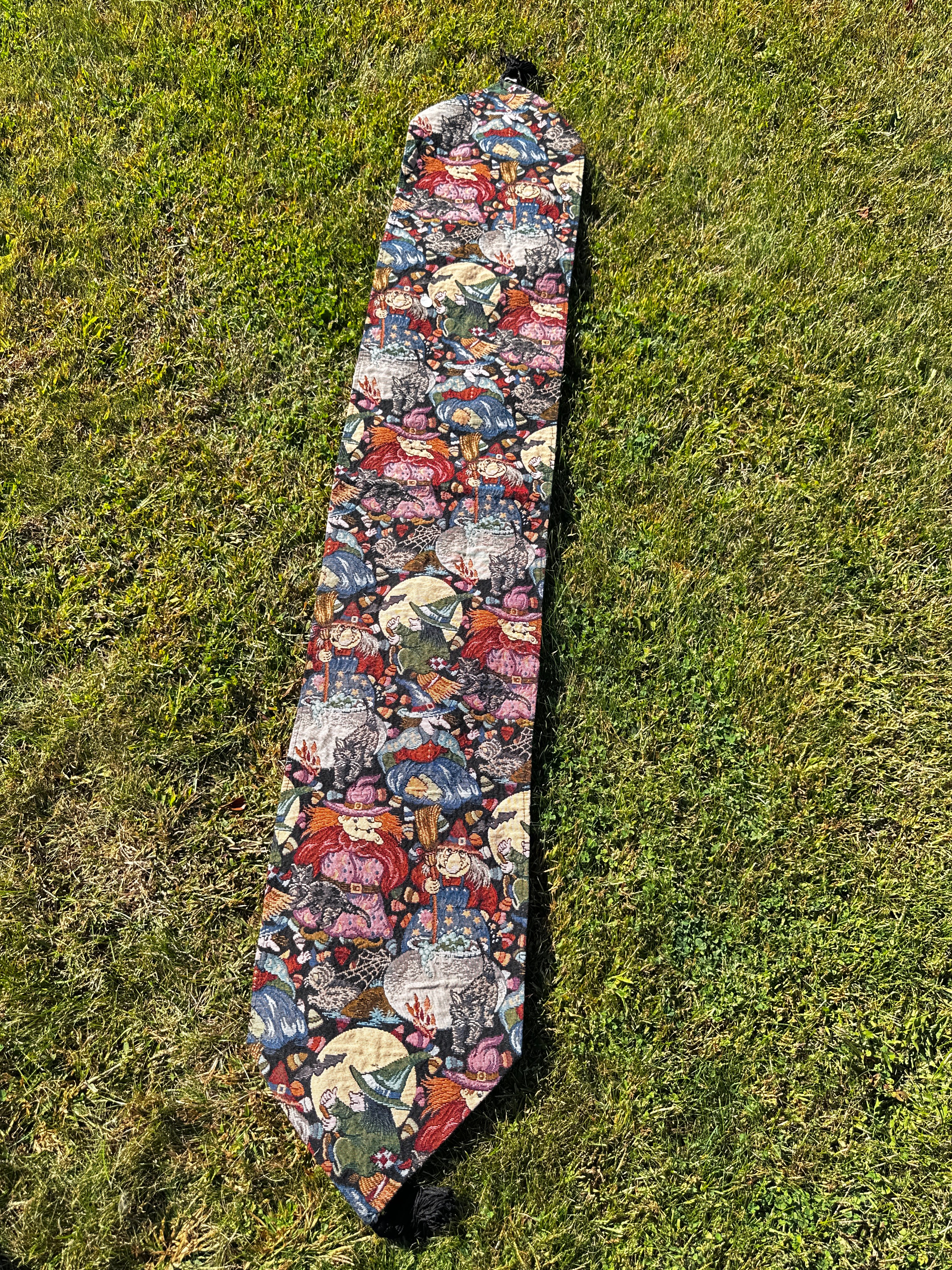 Vintage Tapestry Halloween Table Runner – Witches, Pumpkins, and Spooky Scene Print