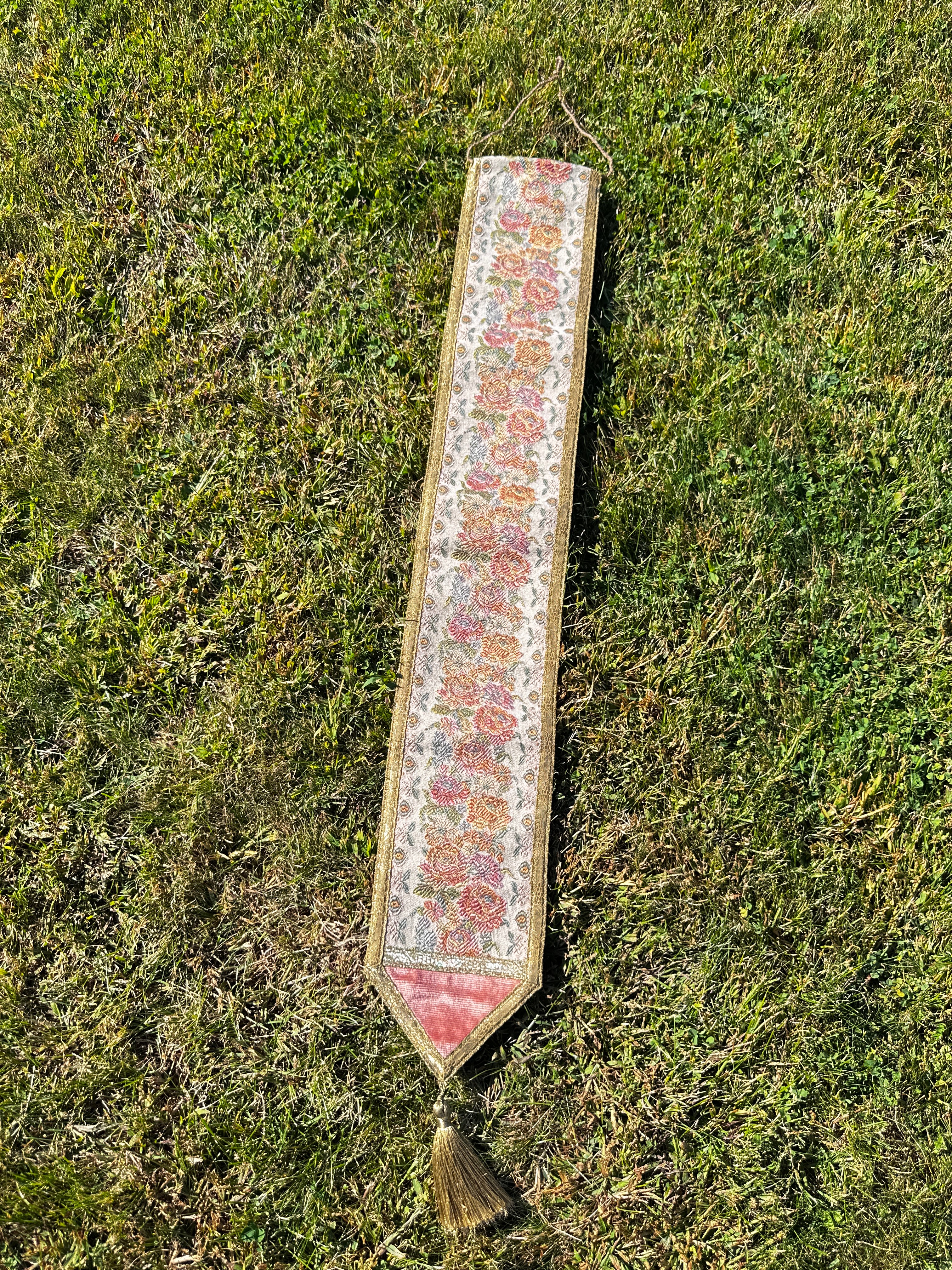 Vintage Tapestry Table Runner with Tassel – Floral Brocade Design