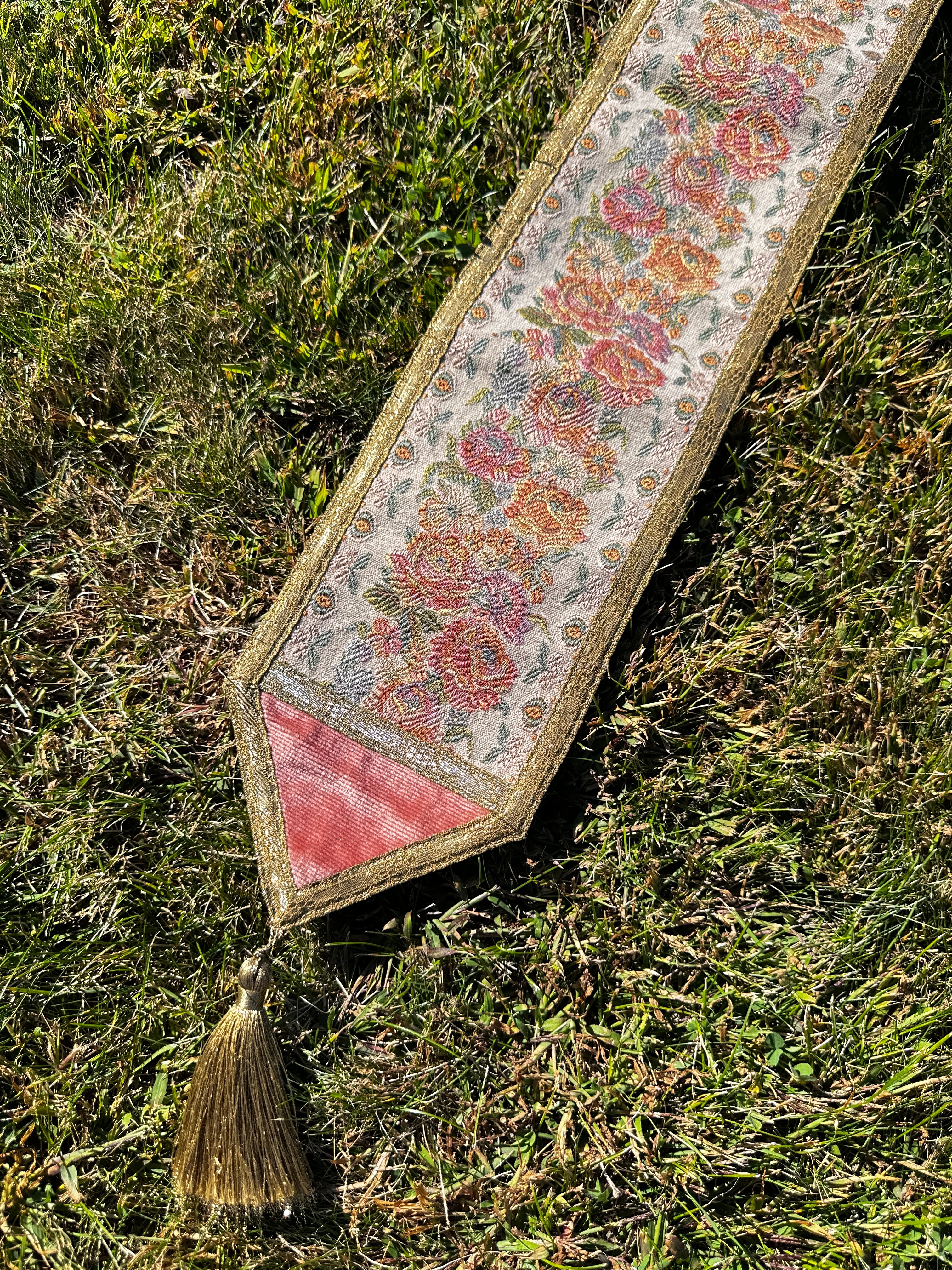 Vintage Tapestry Table Runner with Tassel – Floral Brocade Design