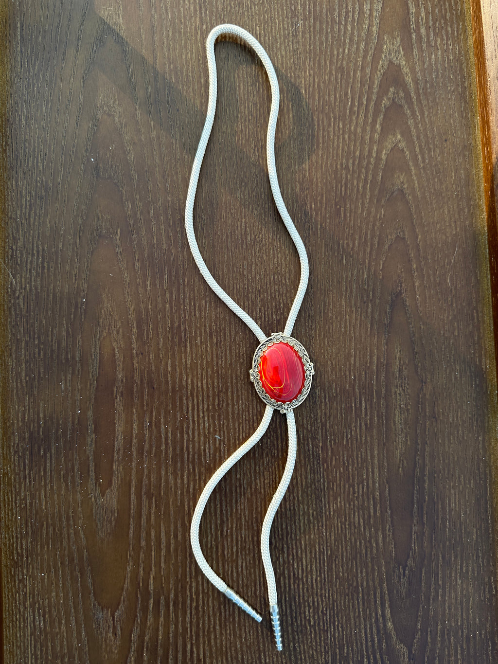 Bolo Tie with Red Marbled Stone – Vintage Western Cowboy Rodeo Neckwear