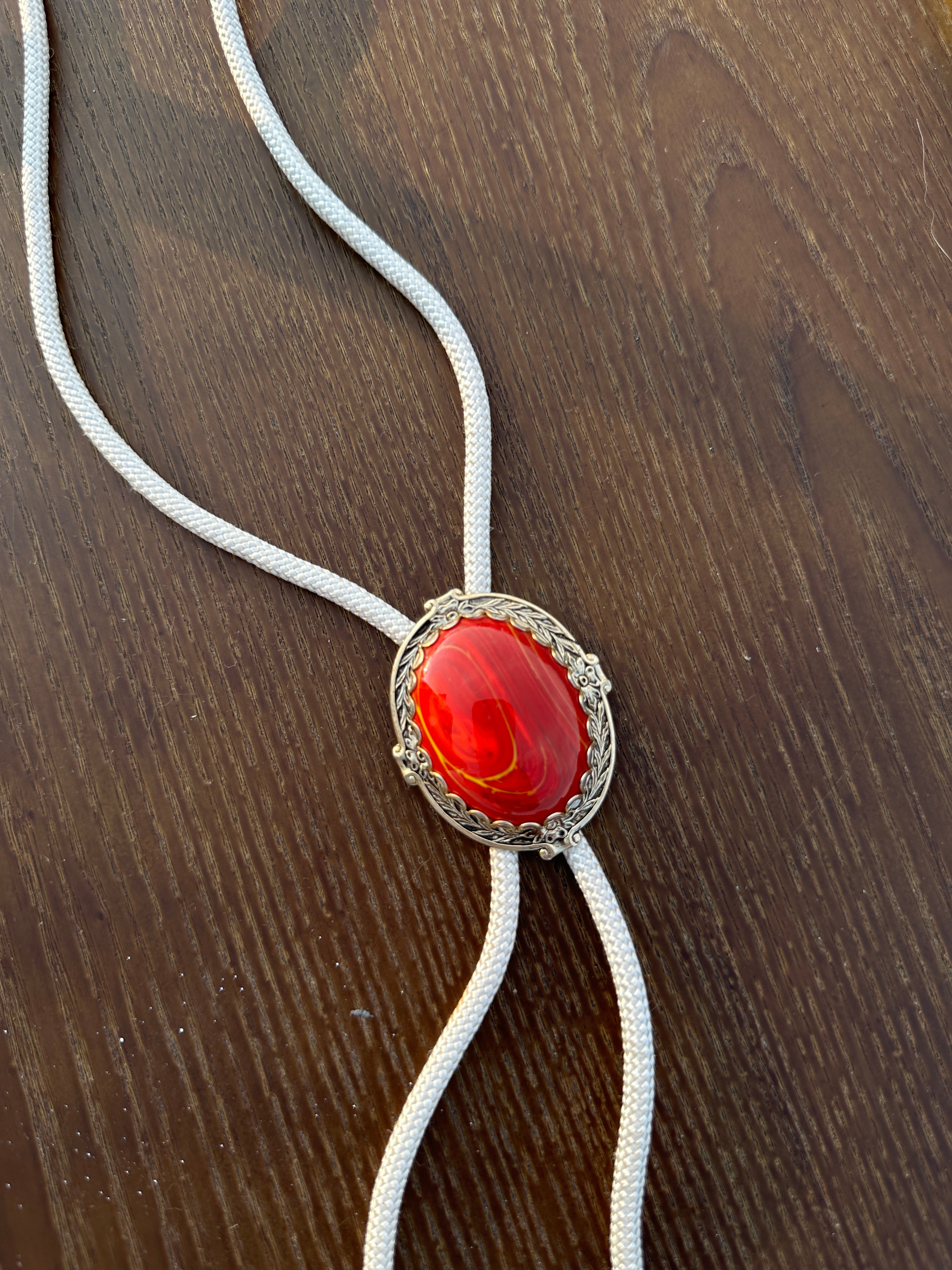 Bolo Tie with Red Marbled Stone – Vintage Western Cowboy Rodeo Neckwear
