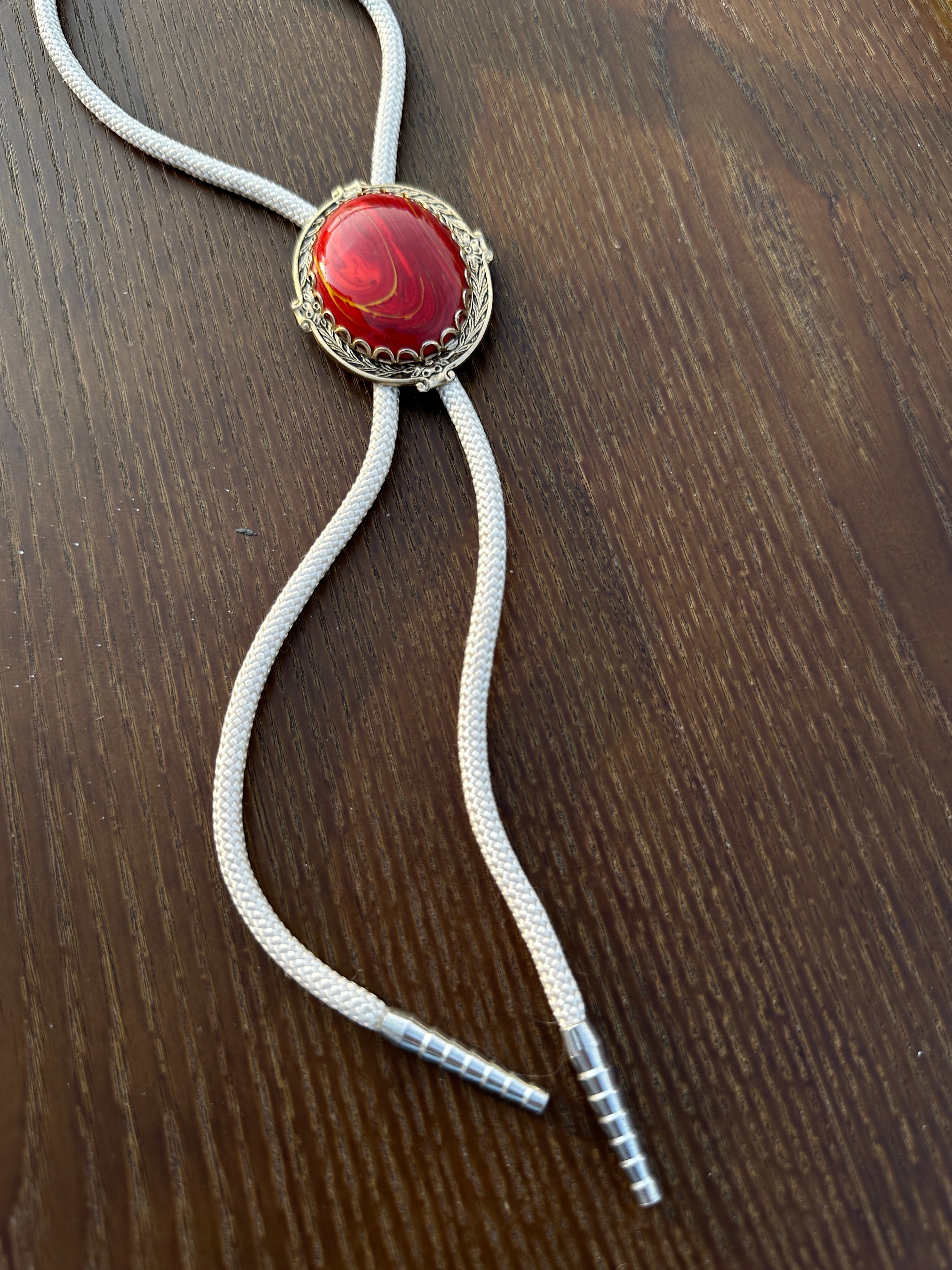 Bolo Tie with Red Marbled Stone – Vintage Western Cowboy Rodeo Neckwear