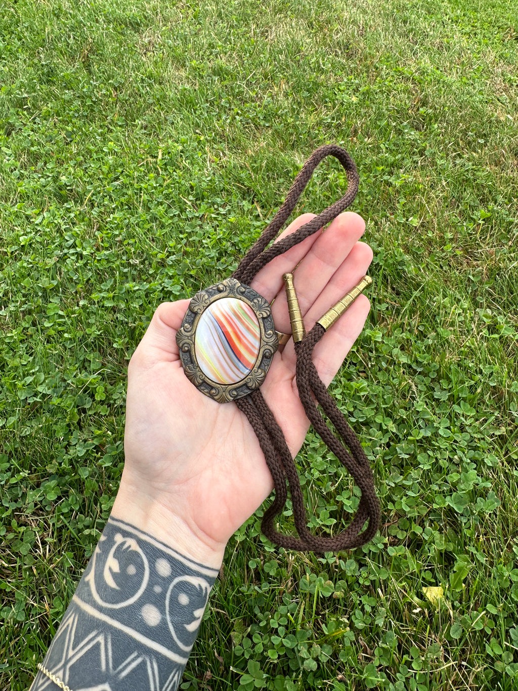 Bolo Tie Vintage Western with Striped Agate-Style Stone and Ornate Brass Setting