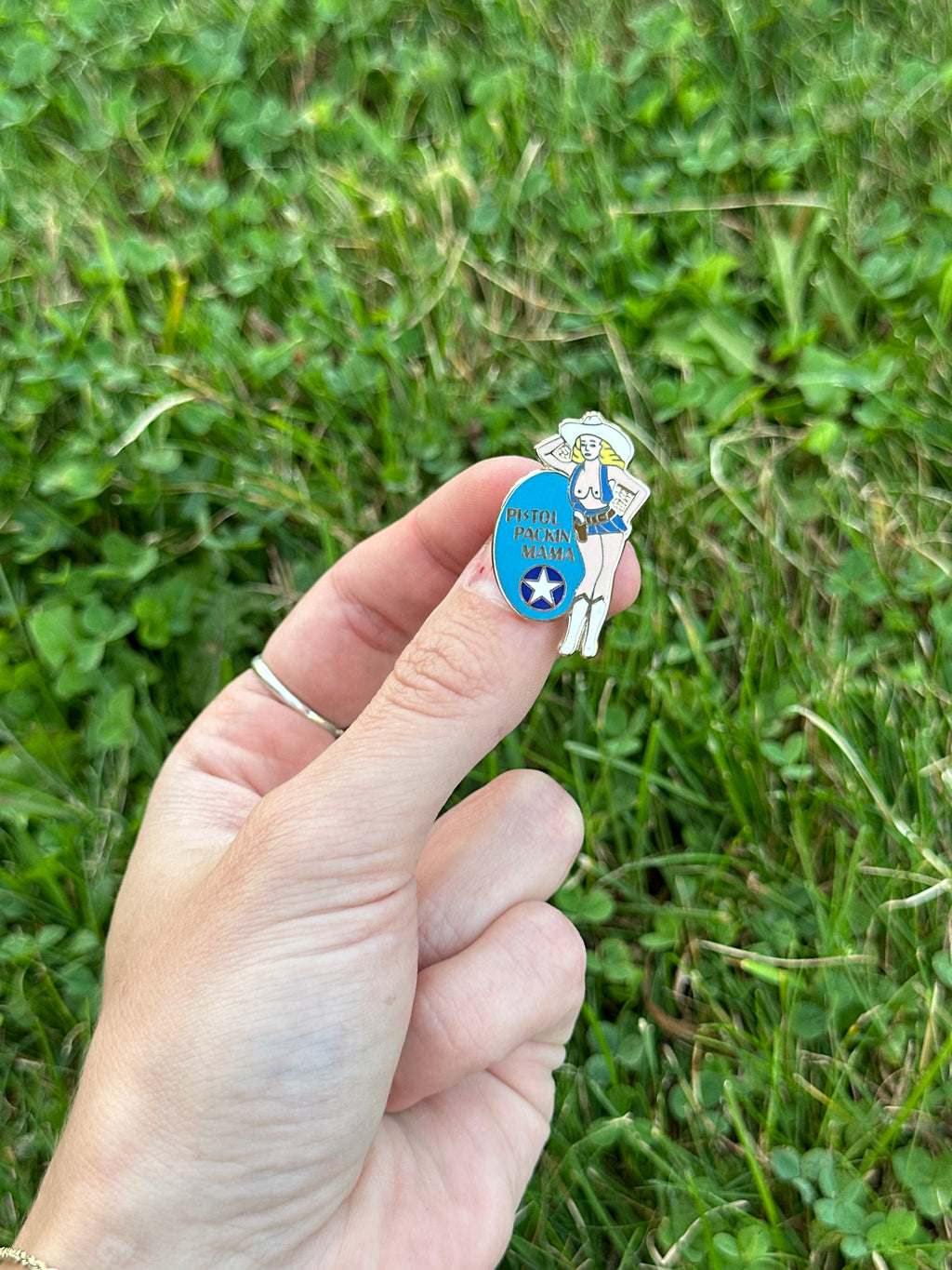 Vintage “Pistol Packin’ Mama” Enamel Pin – Retro Cowgirl Western Lapel Badge