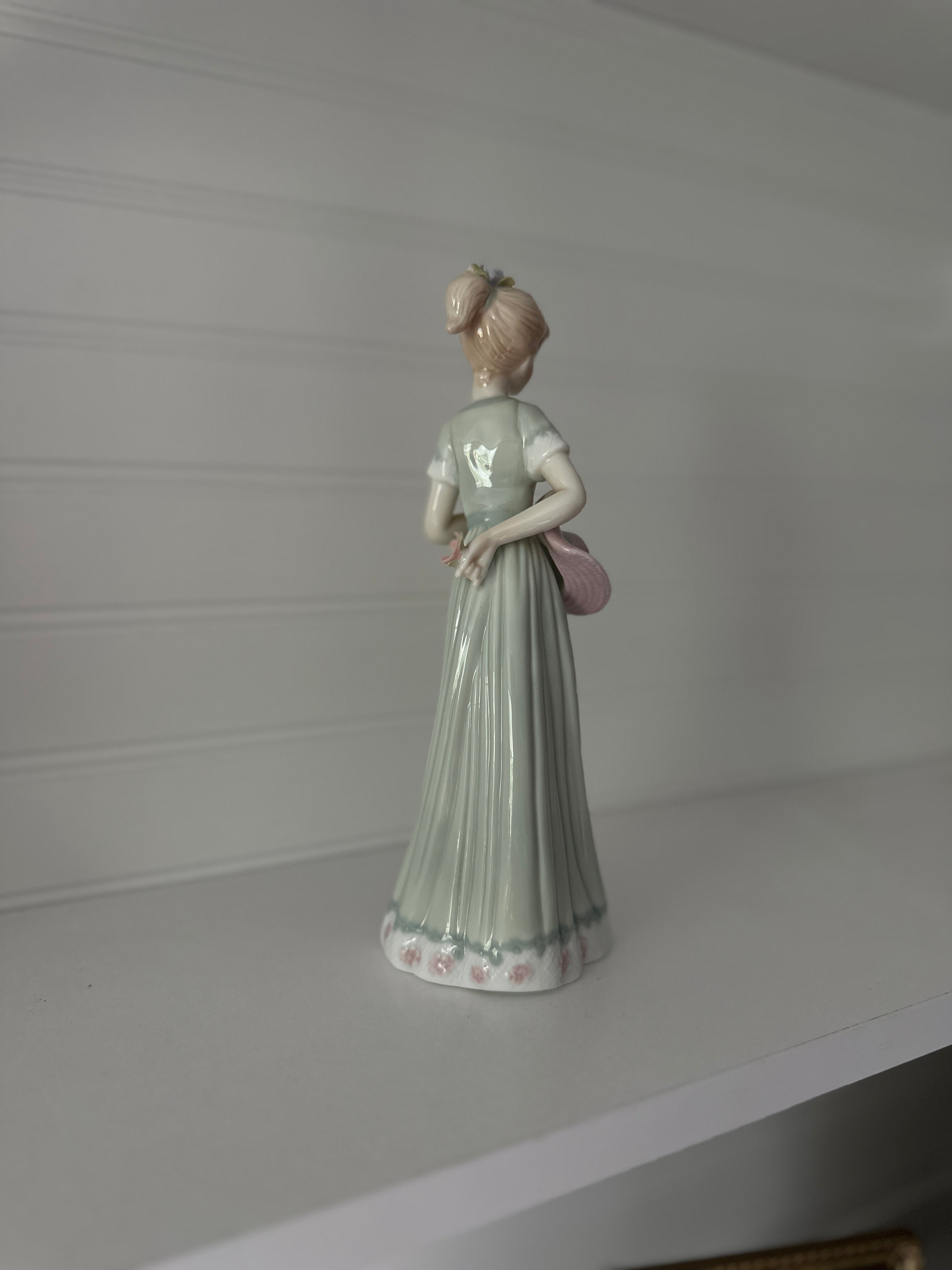 House of Lloyd Garden party porcelain figurine