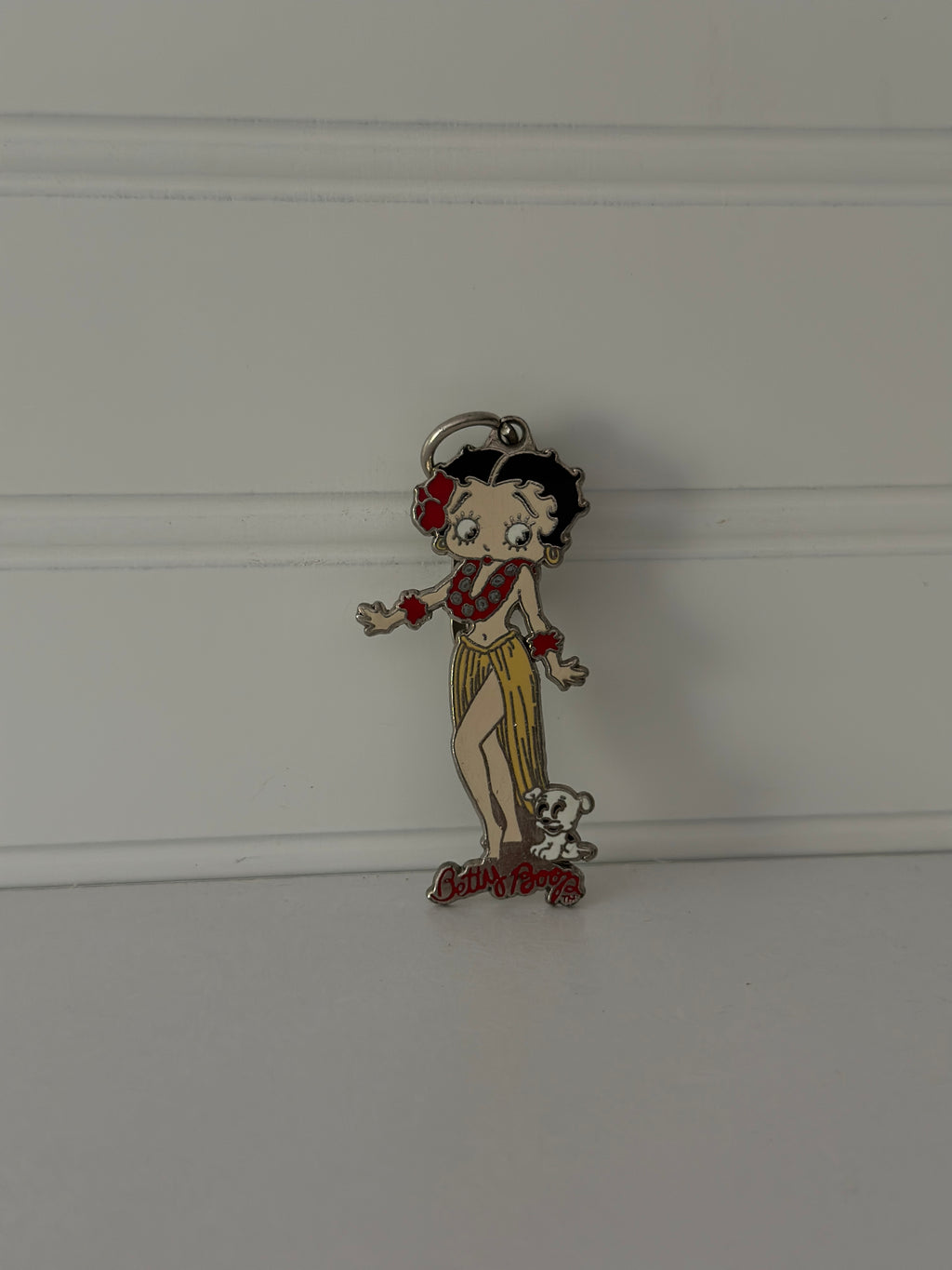 Vintage Betty Boop Hawaiian Keychain with Pudgy Dog – Collectible Cartoon Character