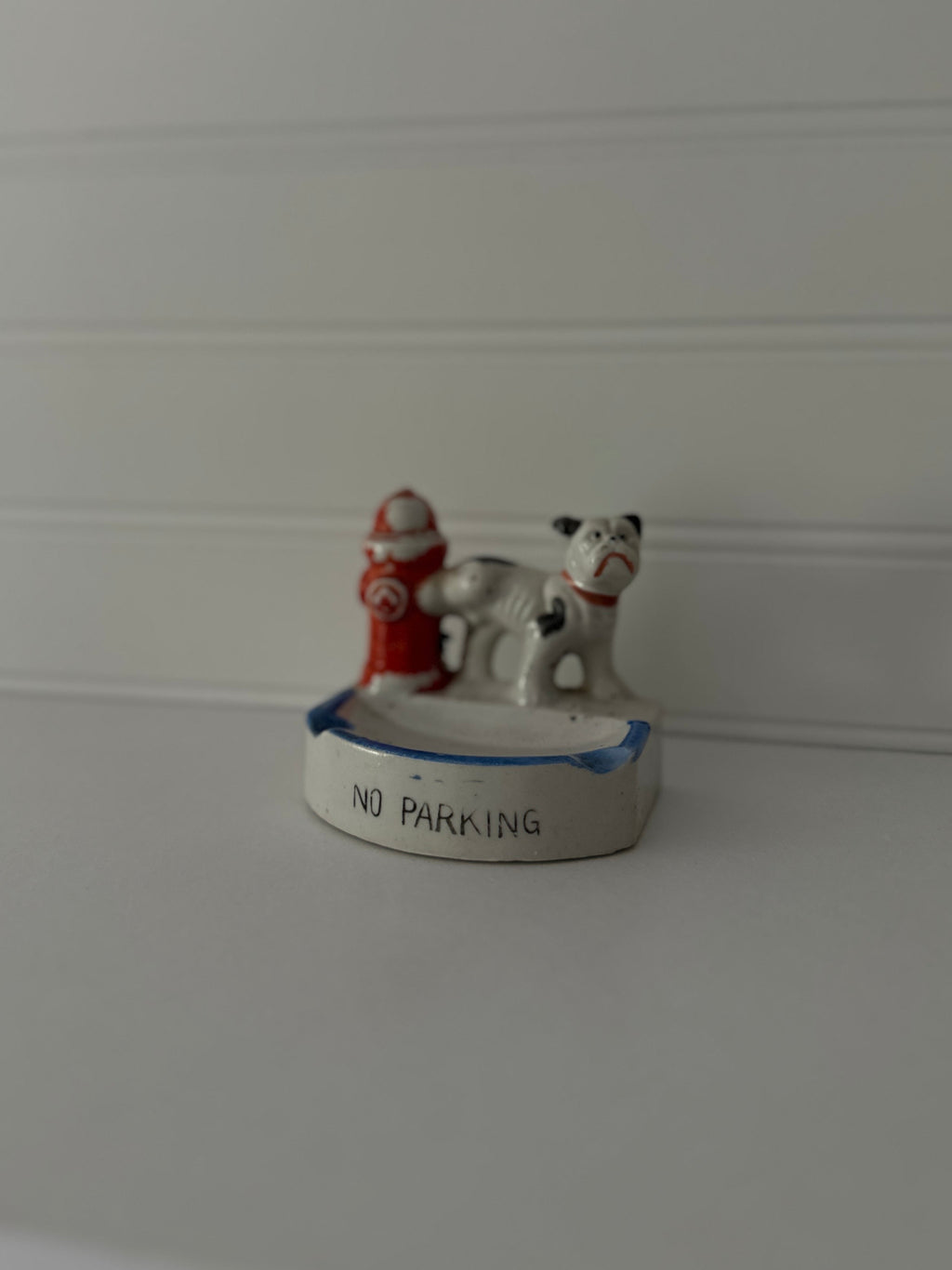 Vintage ashtray dog peeing on hydrant