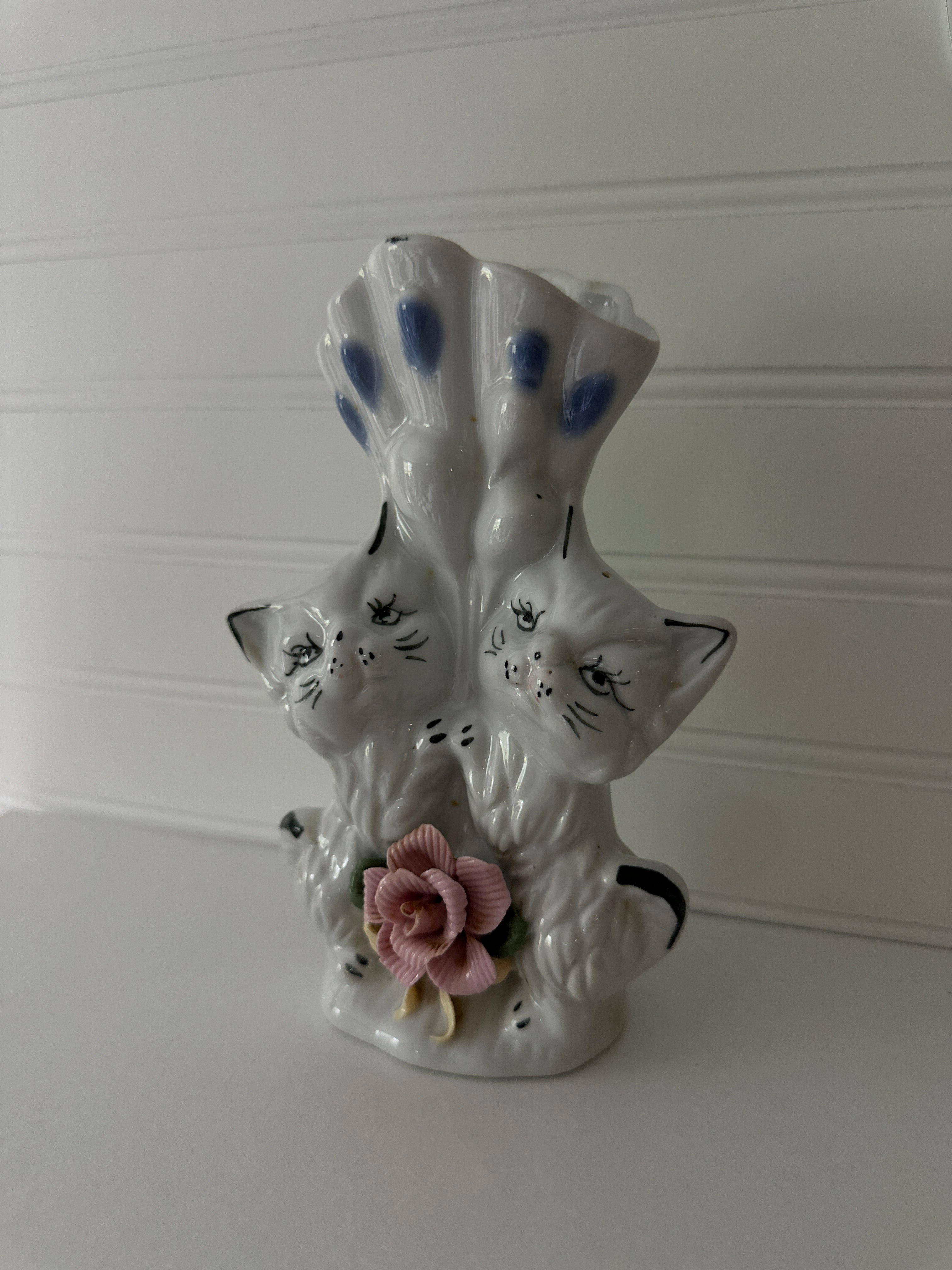 Vintage Double Cat Ceramic Vase with Pink Flower – Mid Century Kitsch Cat Planter
