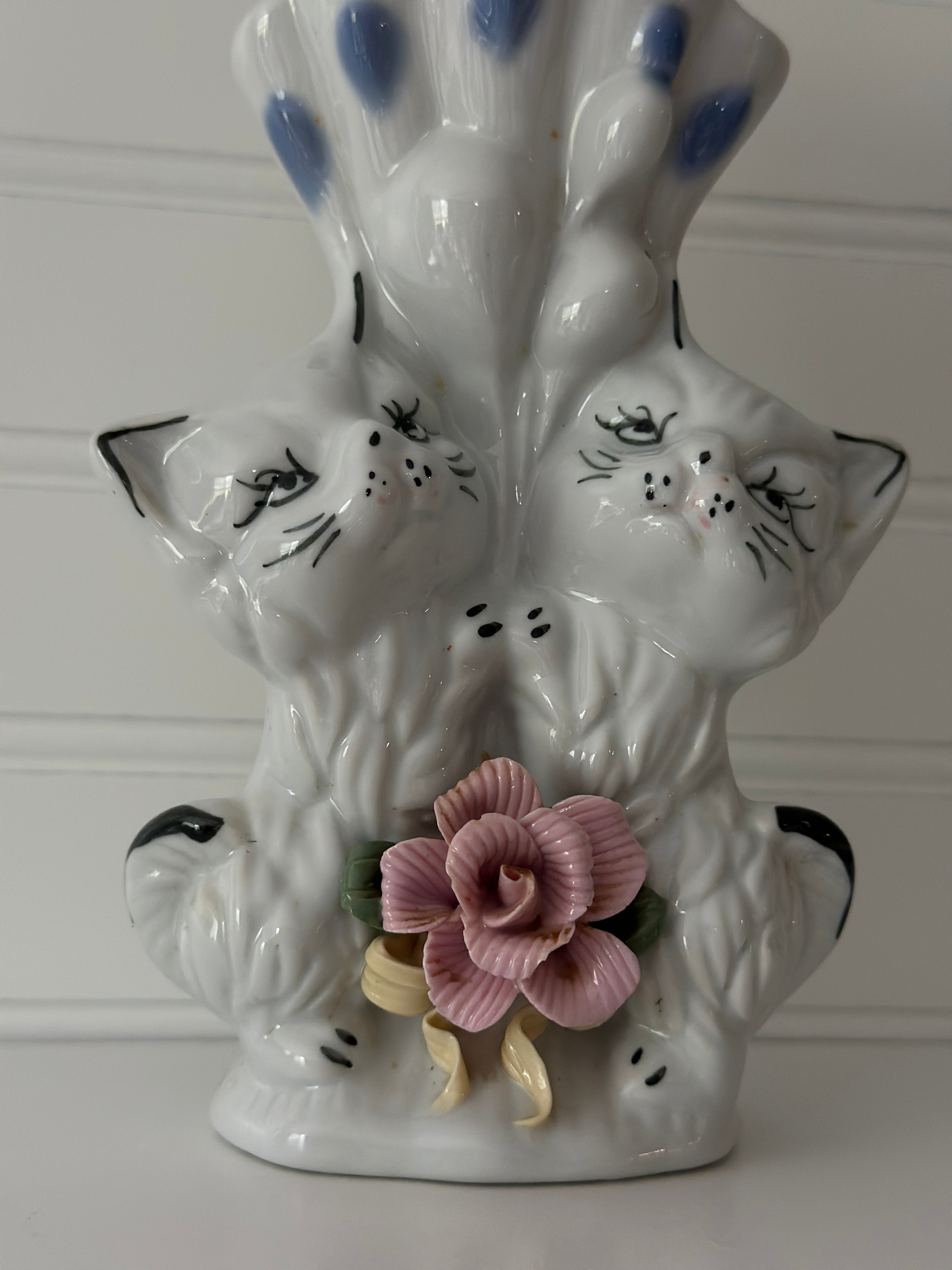 Vintage Double Cat Ceramic Vase with Pink Flower – Mid Century Kitsch Cat Planter