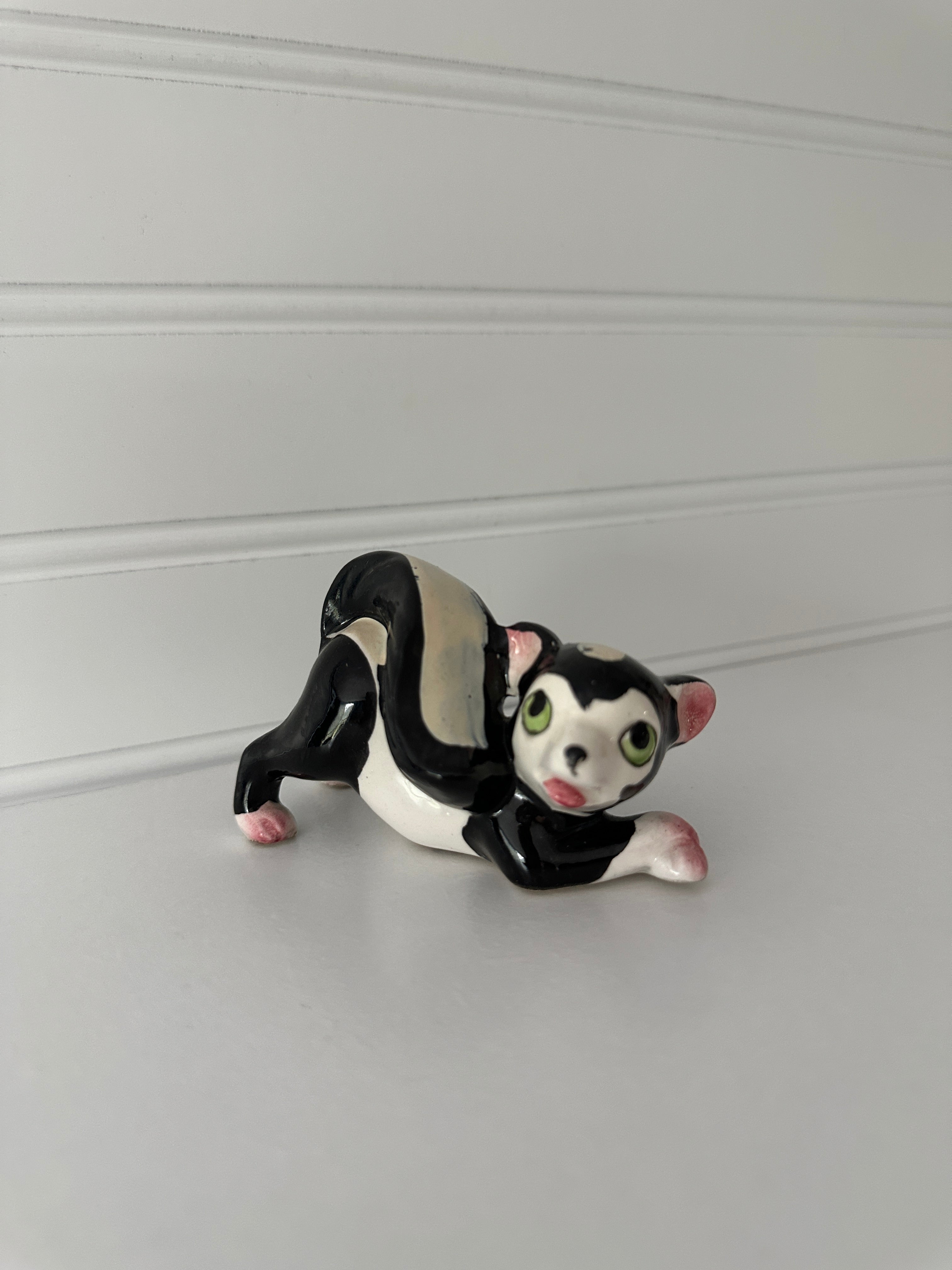Ceramic Skunk Vintage Figurine – Playful Hand-Painted Animal